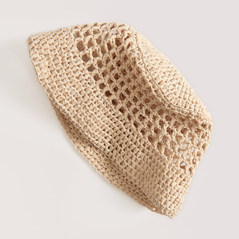 Gehäkelter Bucket Hat in Bast: Modell 16 aus dem Heft Luxury Knits Summer Pieces