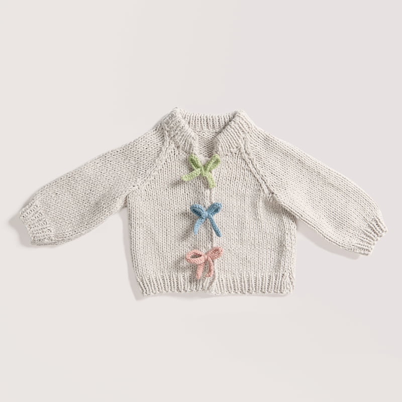 Gestrickte Jacke: Modell 16 aus dem Heft Rico Baby 043