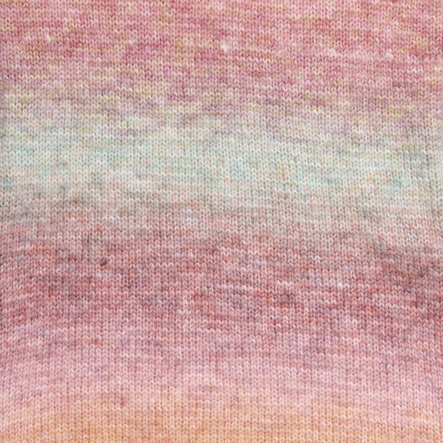 Creative Painted Power: Weiches Garn in sanften Pastelltönen, ideal für Strickprojekte.