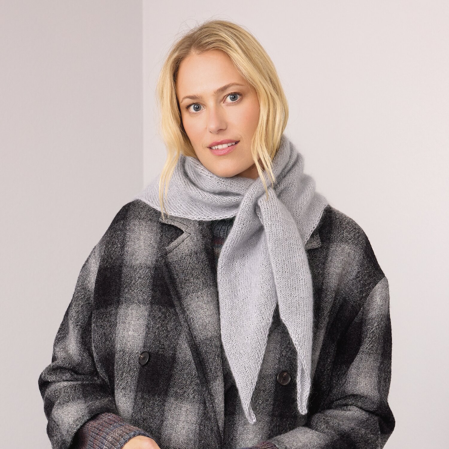 Strickset Dreieckstuch Modell 23 aus Die Neue Masche No. 14 von idee. Creativmarkt