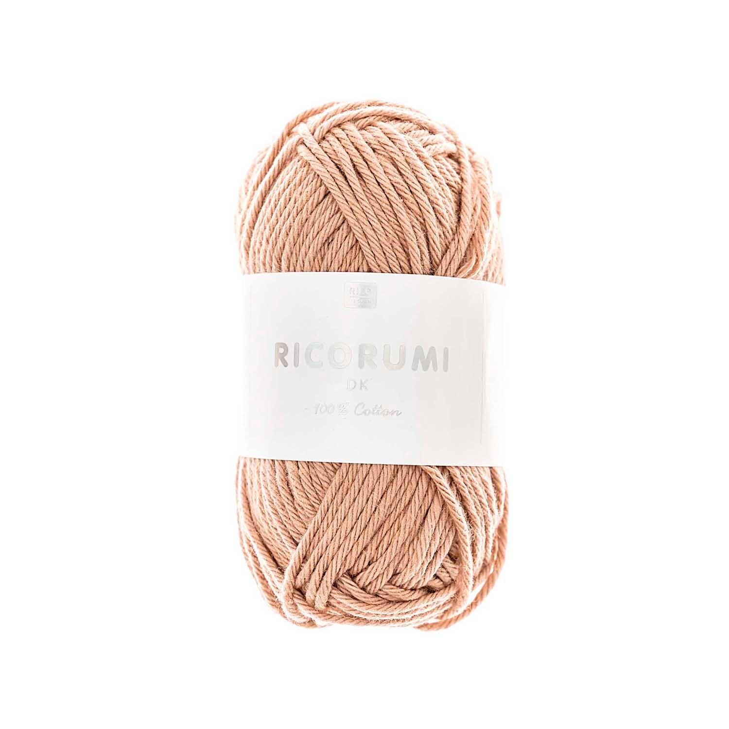 Creative Ricorumi dk: Ein Knäuel Ton-garn von Rico Design, 25g, ideal für kreative Strickprojekte.
