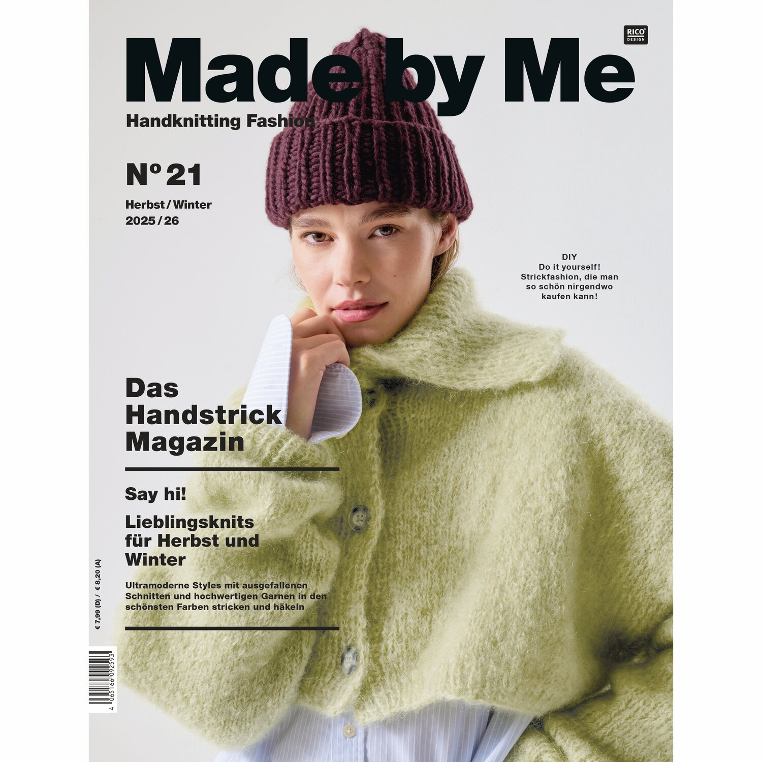 Made by Me No. 21 Herbst-Winter: Frau in grüner Strickjacke und lila Mütze, präsentiert DIY-Strickmode für die kalte Jahreszeit.