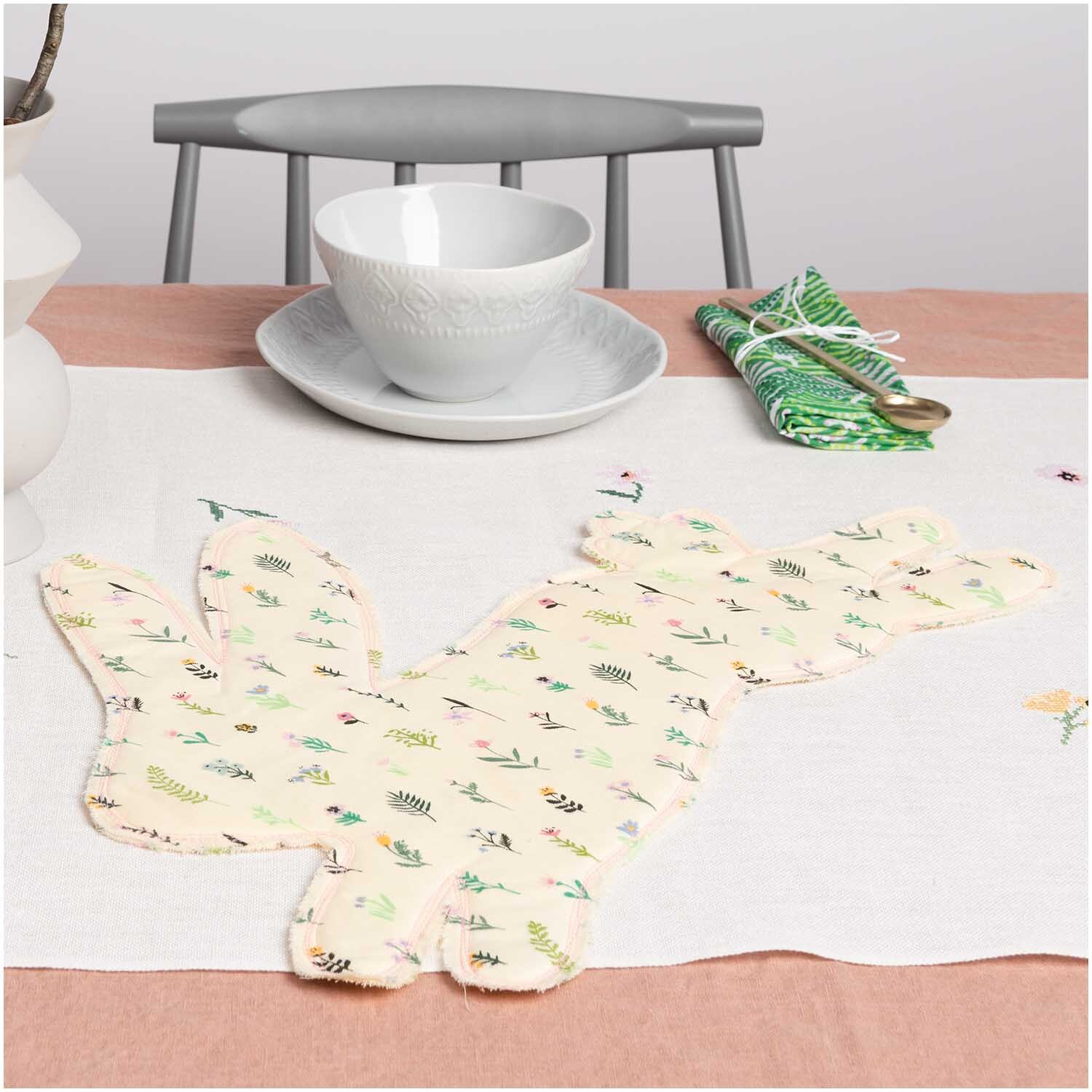 Musselin-Druckstoff Bunny Hop Streublumen gelb-neon 140cm Musselin-Druckstoff Bunny Hop Streublumen gelb-neon 140cm