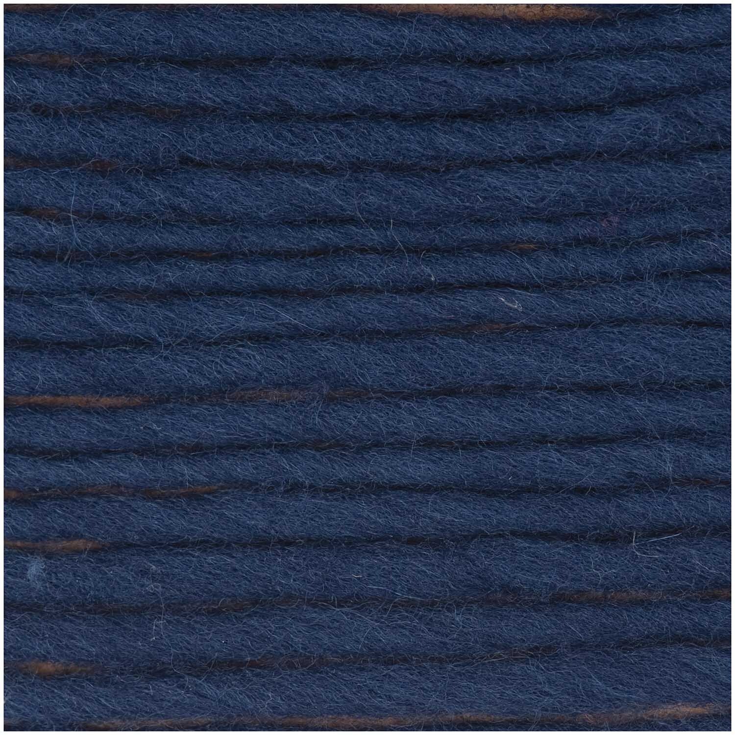 Strick- & Filzwolle 50g 50m Farbe Navy von idee. Creativmarkt Strick- & Filzwolle in Navy von Wolle Rödel, 50g 50m, zeigt dichte, gleichmäßige Fäden.