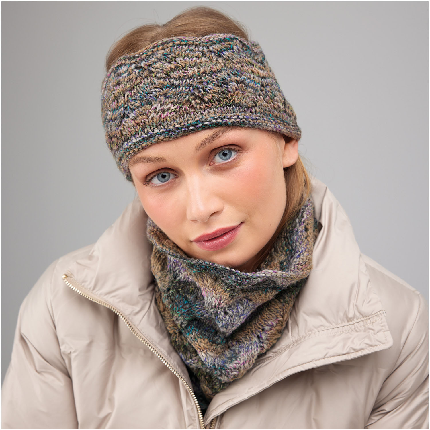Strickset Loop Modell 26 aus Die Neue Masche Nr. 8
