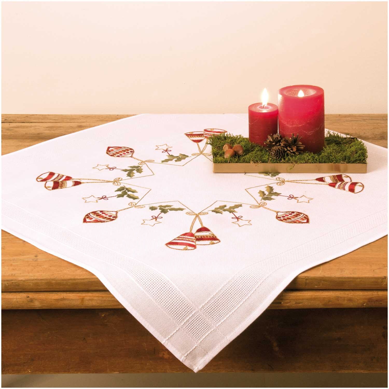 Stickpackung Tischdecke Stern mit Kugeln 80x80cm