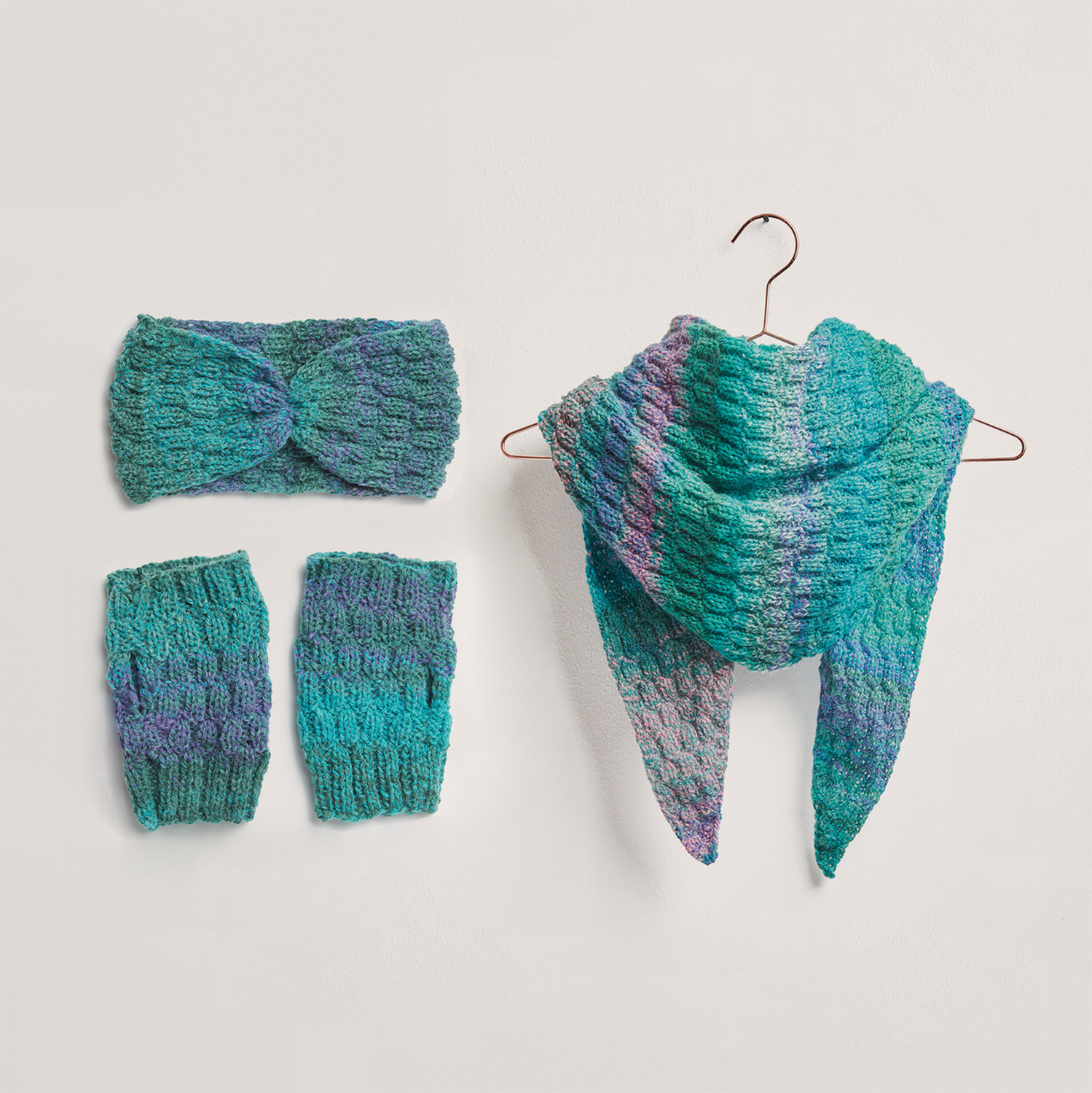 Strickset Stirnband & Stulpen & Dreieckstuch Modell 18 & 19 & 20 aus Die Neue Masche No. 11
