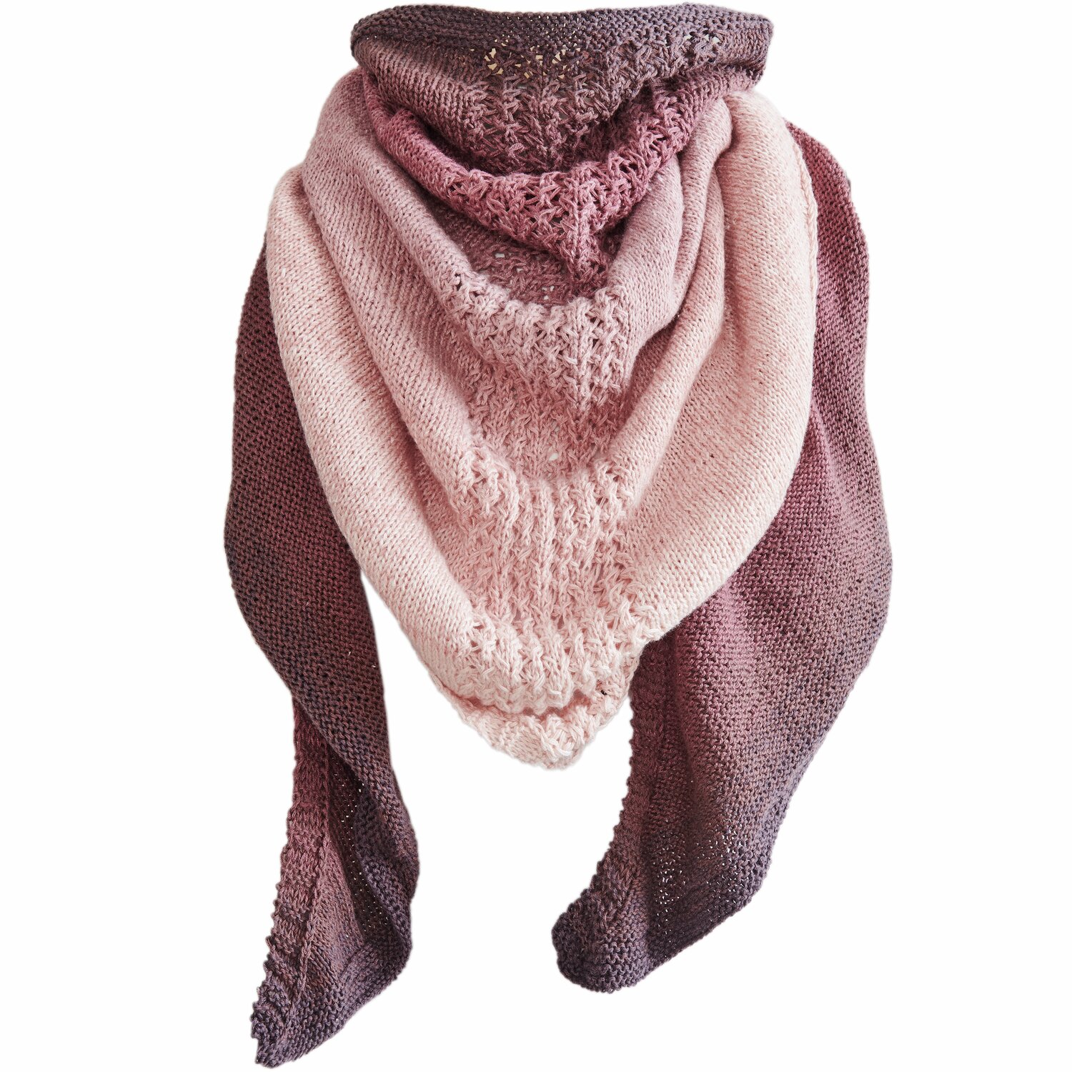 Creative Cotton Dégradé Lucky 8: Dreieckstuch in Beere, gestrickt aus 200g Garn mit 800m Länge.