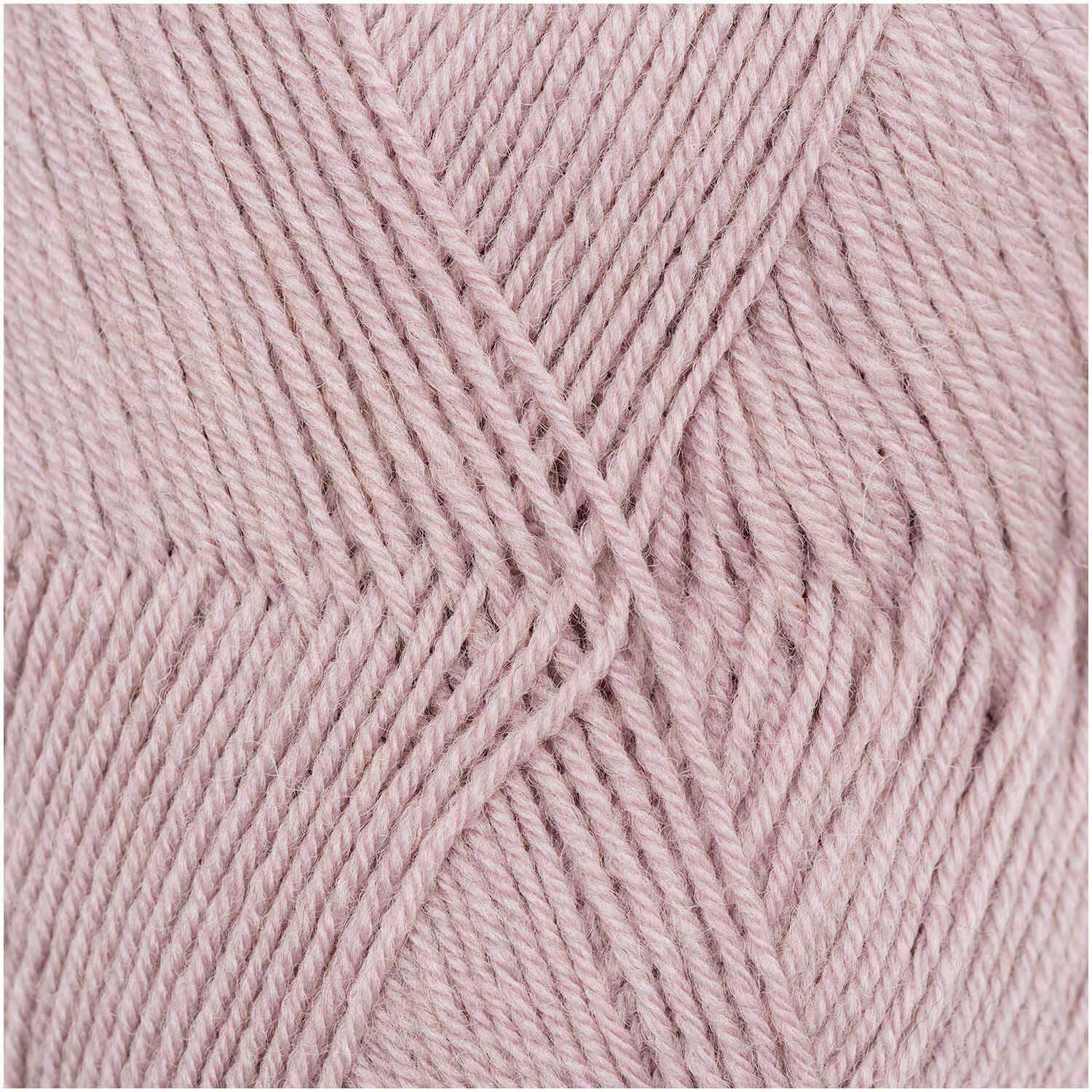 Superba Premium 4fädig, fliederfarbenes Garn von Rico Design, 50g Knäuel mit 190m Lauflänge. Ideal für Strickprojekte.