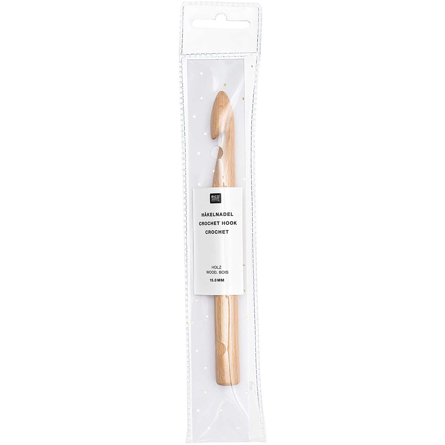 Häkelnadel Holz von Rico Design in Verpackung, aus hellem Holz, ideal für Handarbeiten.