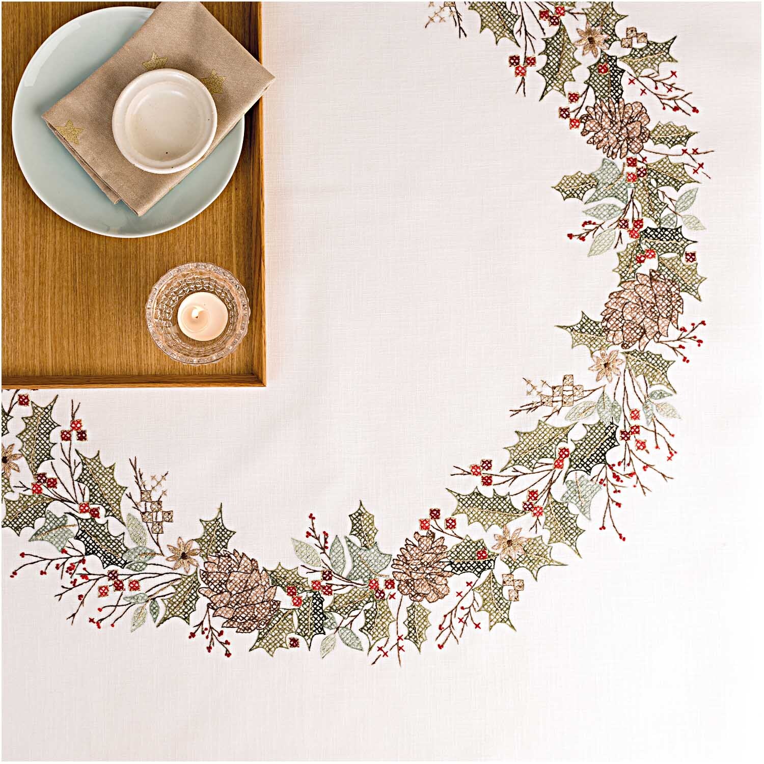 Stickpackung Decke Ilexkranz 90x90cm