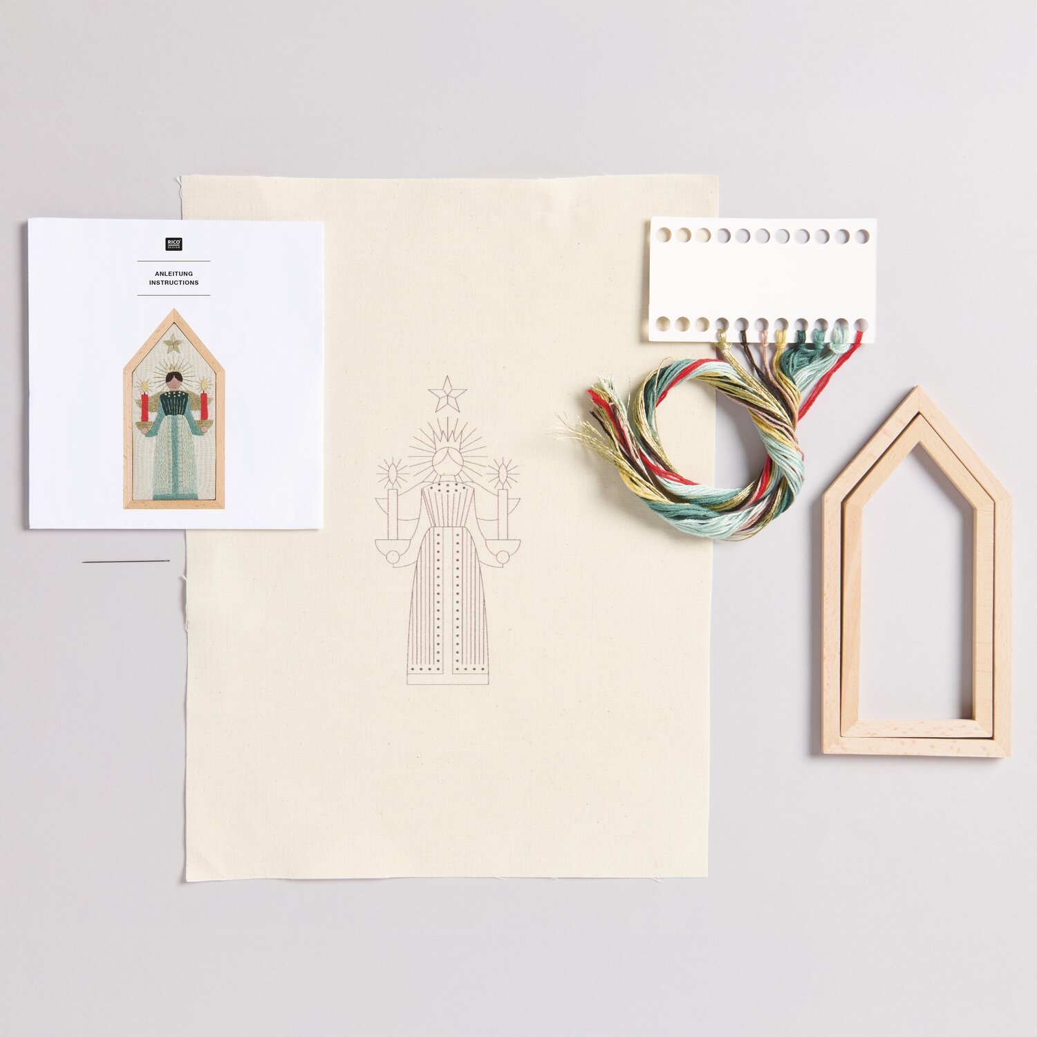 Stickpackung Engel vorgezeichnet 9x18cm von Rico Design Stickpackung Engel vorgezeichnet: Set mit Stoff, Garn und Holzrahmen, ideal für kreative Handarbeiten.