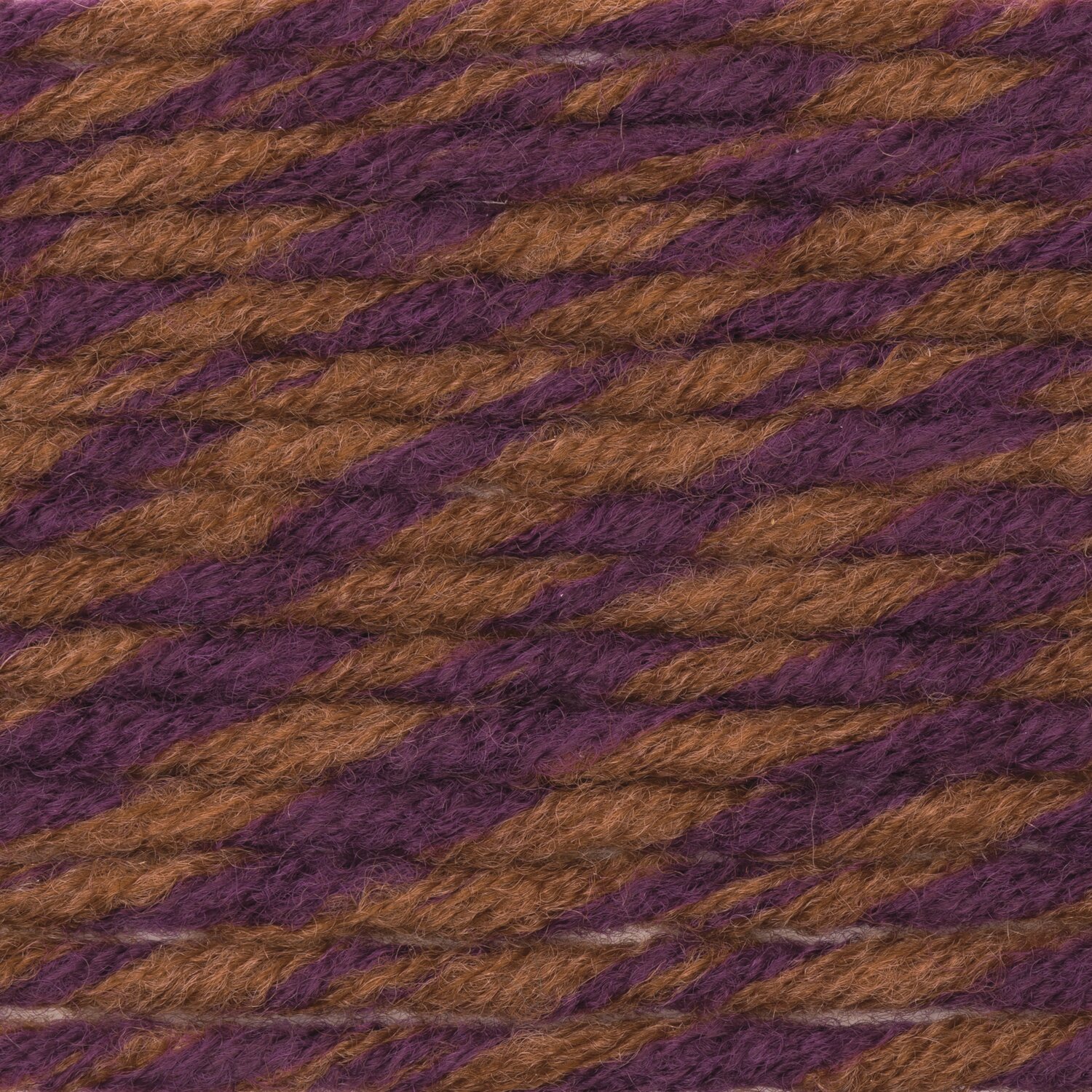 Essentials Big Duo 50g 47m Farbe Aubergine/Rehbraun von Rico Design Essentials Big Duo, 50g 47m, zeigt eine Mischung aus Aubergine und Rehbraun von Rico Design. Ideal für Strickprojekte.