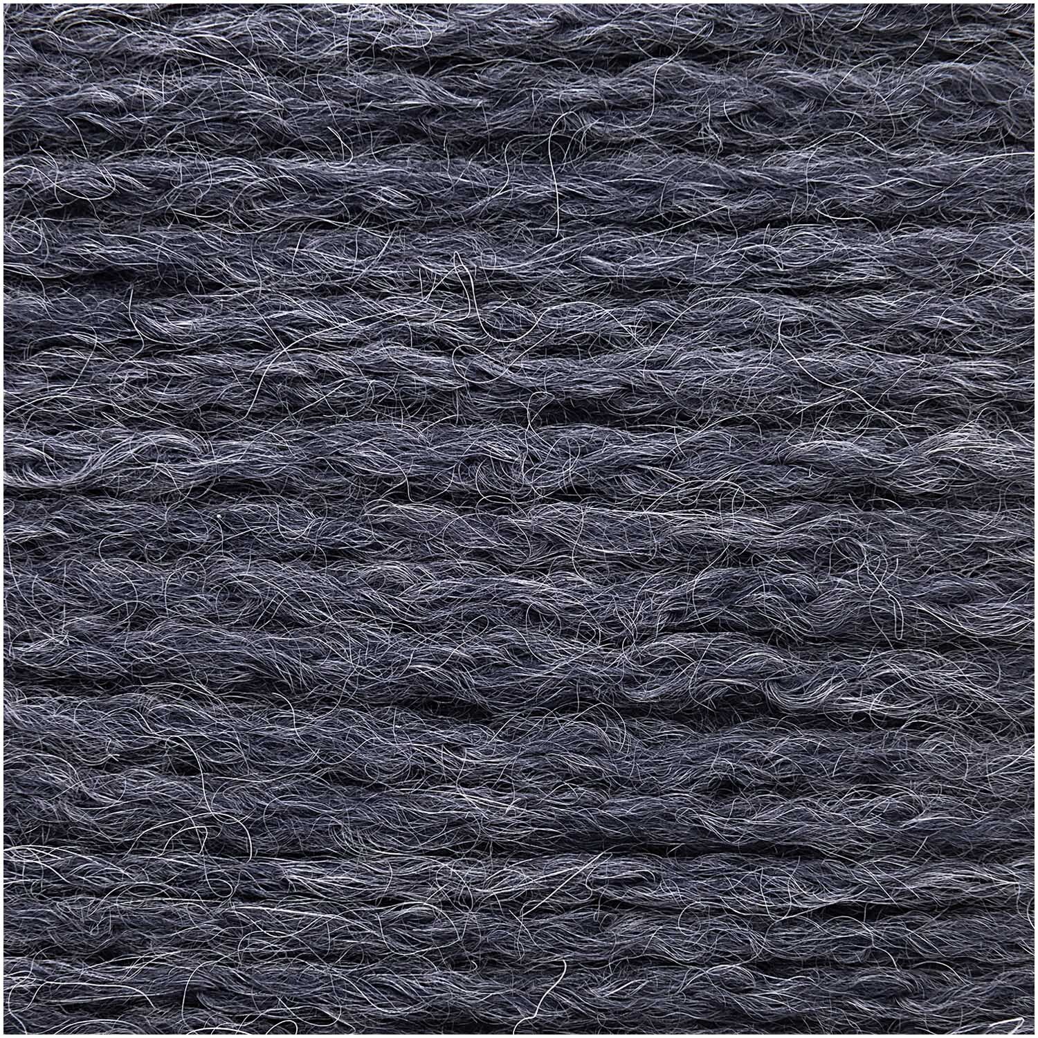 Rico Luxury Alpaca Superfine aran in blaugrau zeigt weiches Garn mit feiner Textur, ideal für Strickprojekte. 50g Knäuel mit 140m Lauflänge.