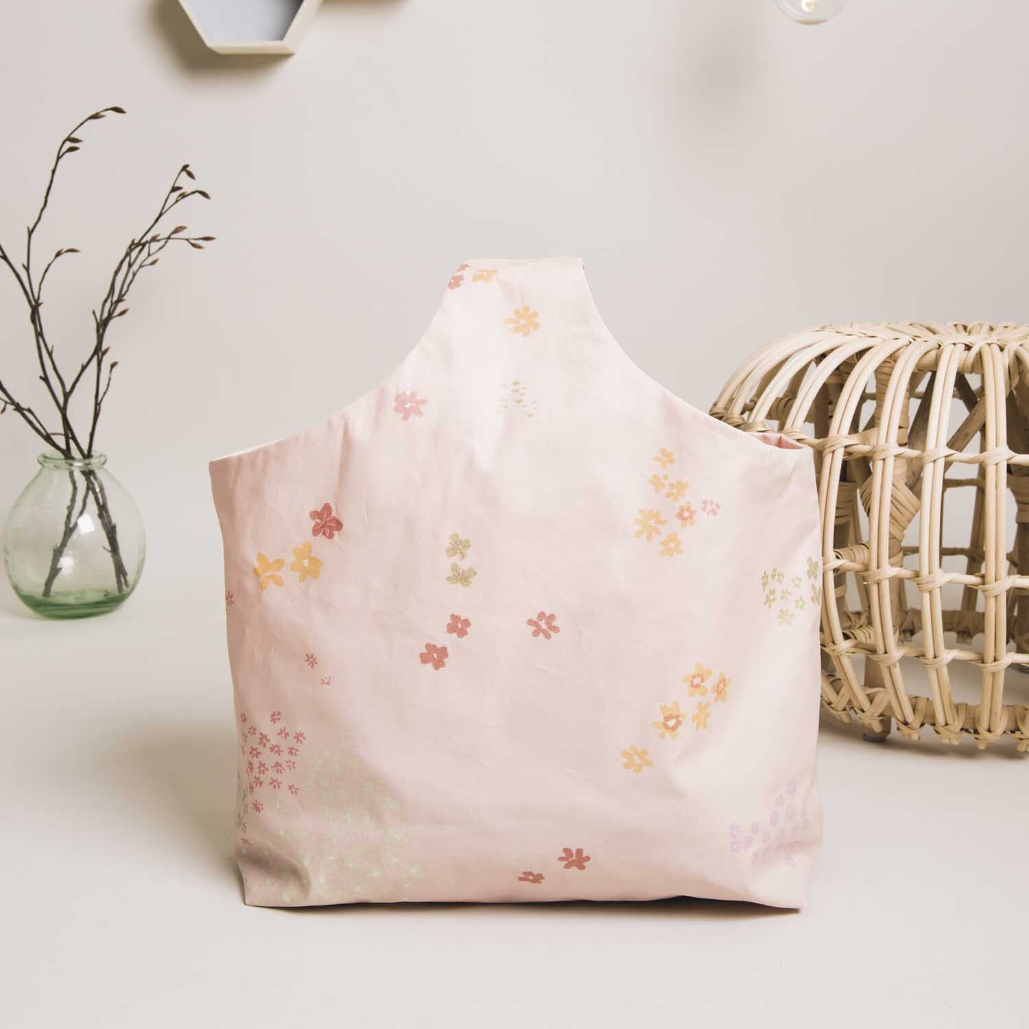 Druckstoff Crafted Nature Blumen rosa-metallic 140cm beschichtet Druckstoff Crafted Nature Blumen rosa-metallic 140cm beschichtet