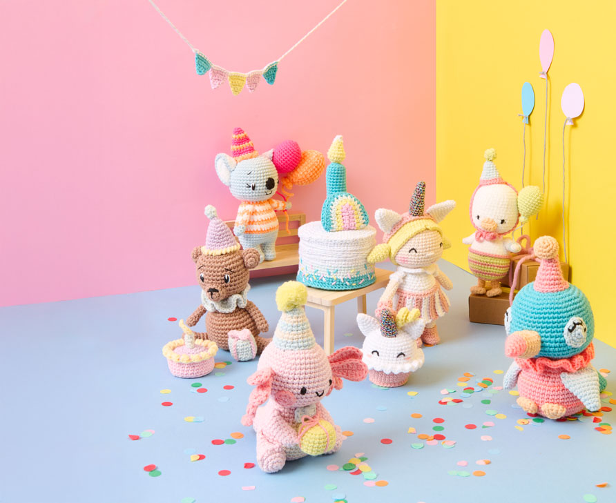 Ricorumi Häkelfiguren feiern eine Party