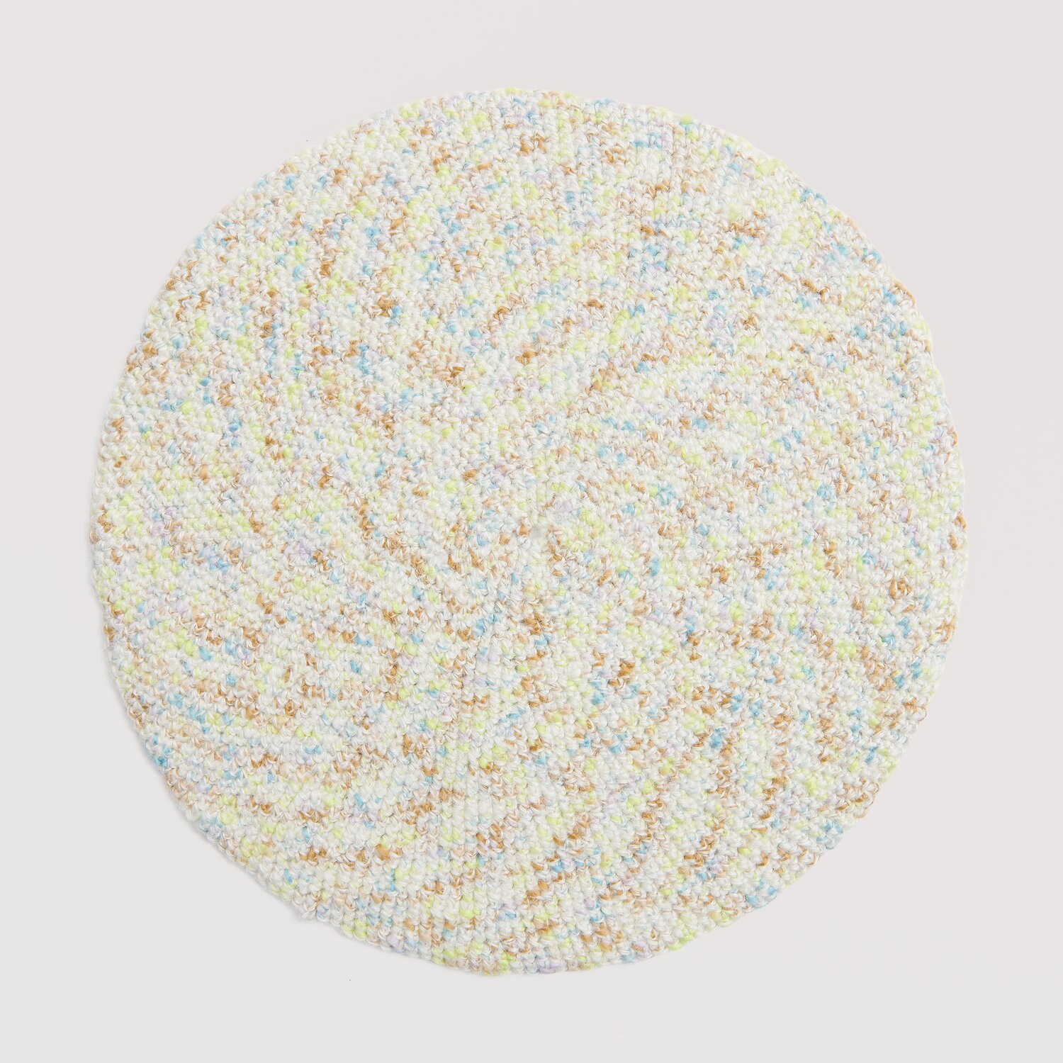 Creative "Hey Jute" Untersetzer in Pastelltönen. Handgefertigt, ideal für stilvolle Tischdekoration.