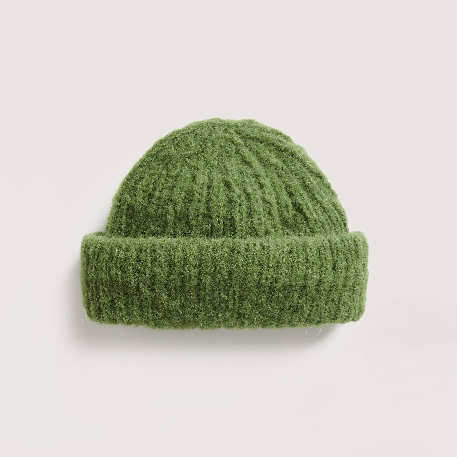 Strickset Mütze Modell 19 aus Luxury Knits: Grüne, gerippte Mütze aus Premium Natural Fibres.