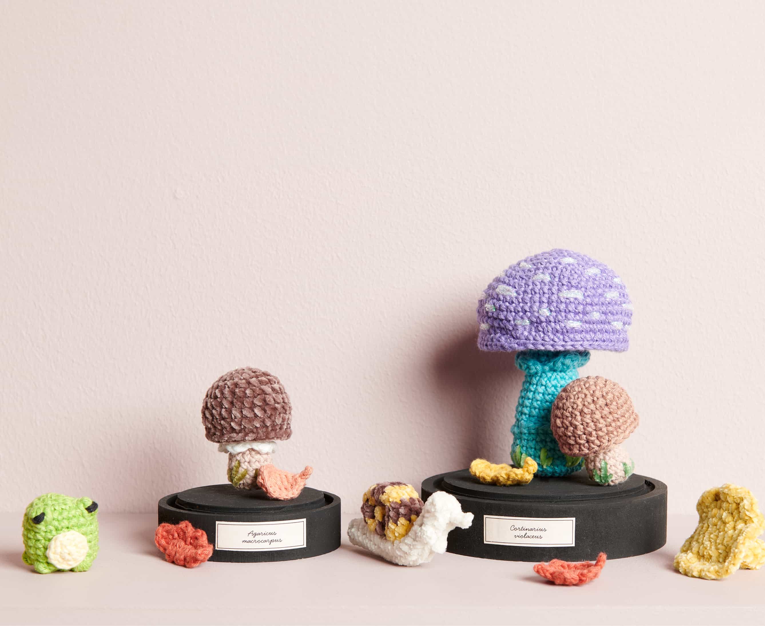 Gehäkelte Pilze aus dem Häkelheft Ricorumi Shrooom