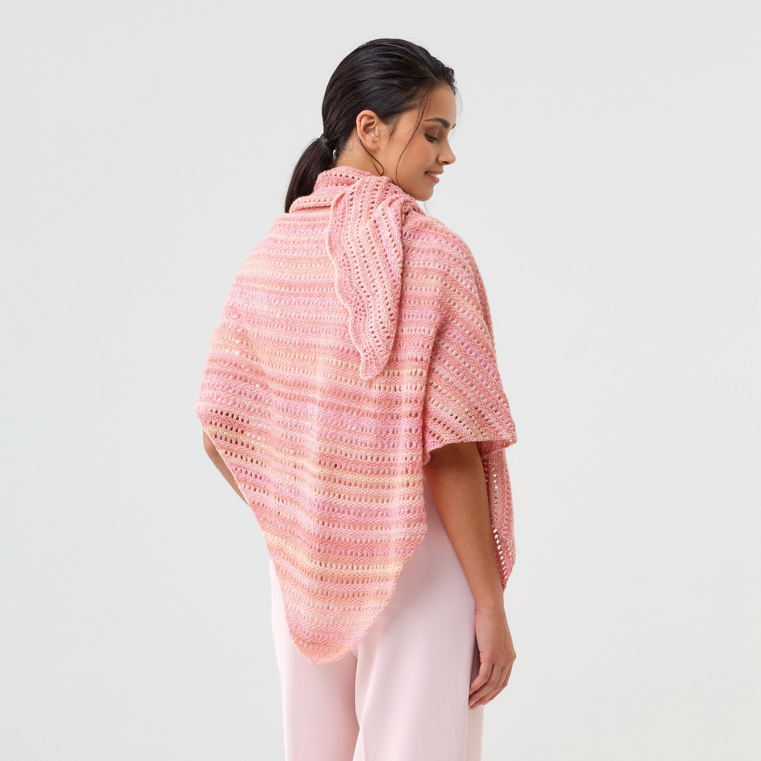 Strickset Dreieckstuch Modell 06 einfädig aus Die Neue Masche Nr. 9