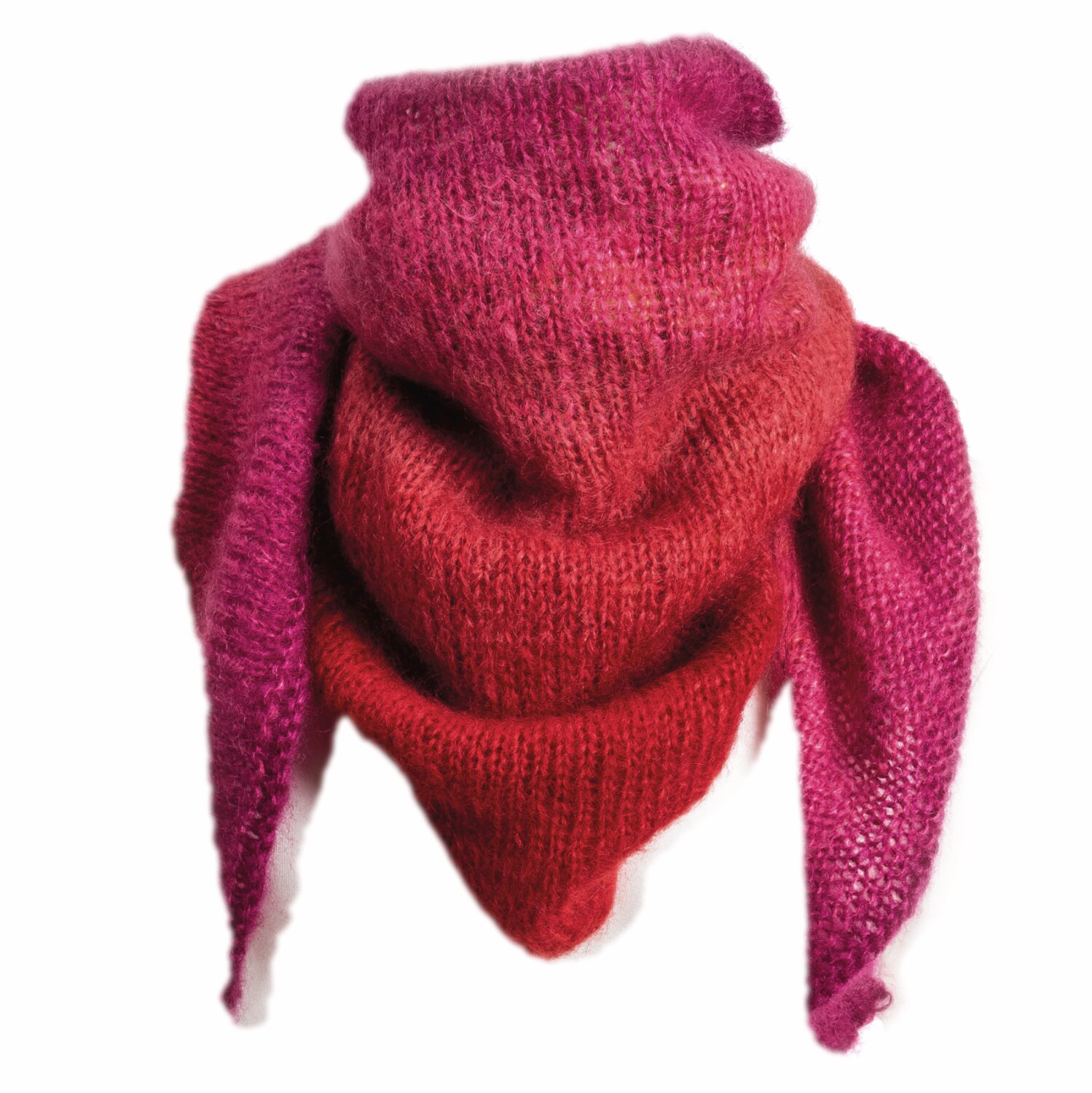 Essentials Super Kid Mohair Loves Silk Colourlove: Dreieckstuch in Rot von Rico Design, gestrickt aus weichem Mohair-Seidengarn.