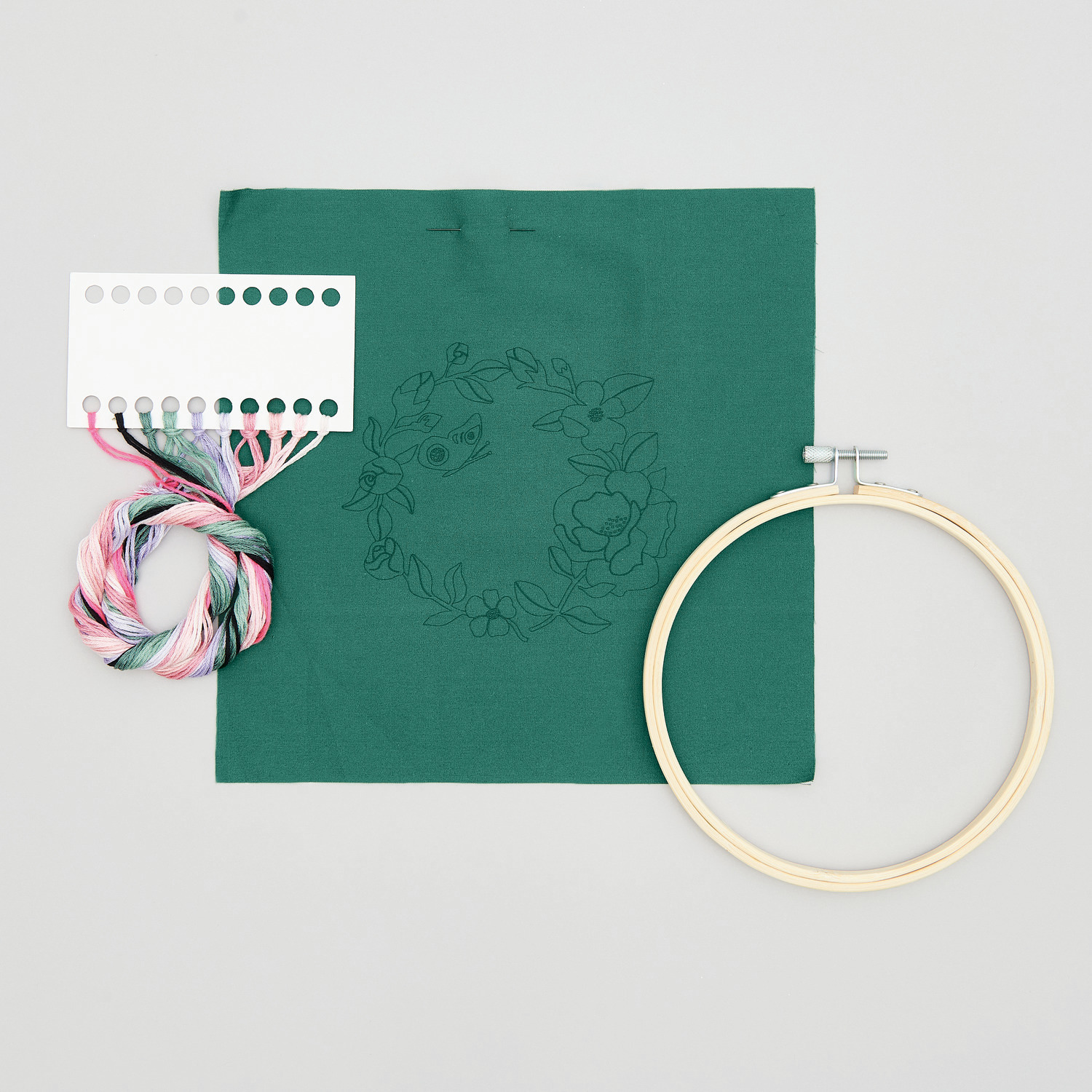 Stickpackung Blumenkranz vorgezeichnet Stickpackung Blumenkranz vorgezeichnet