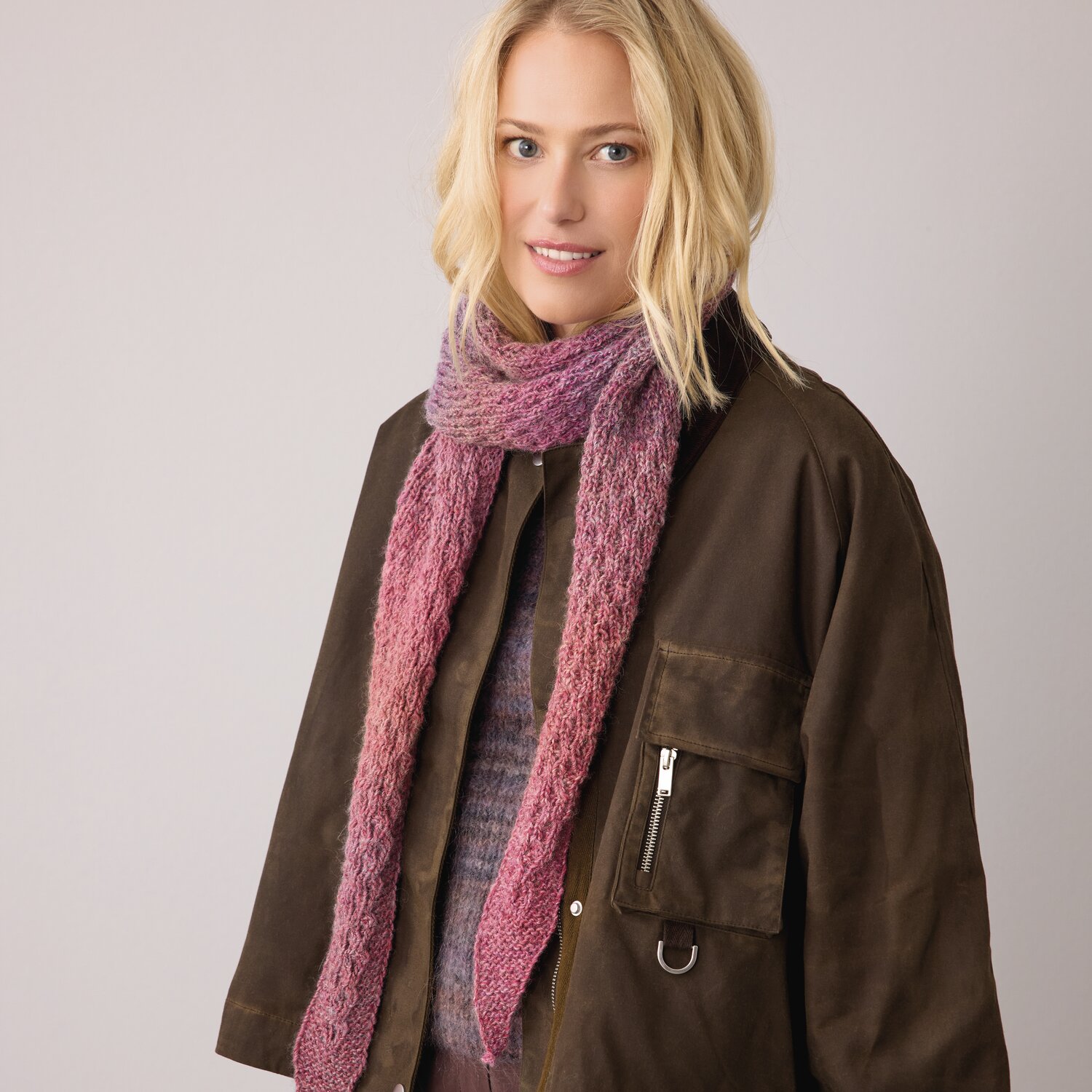 Strickset Dreieckstuch Modell 06 aus Die Neue Masche No. 14 von idee. Creativmarkt