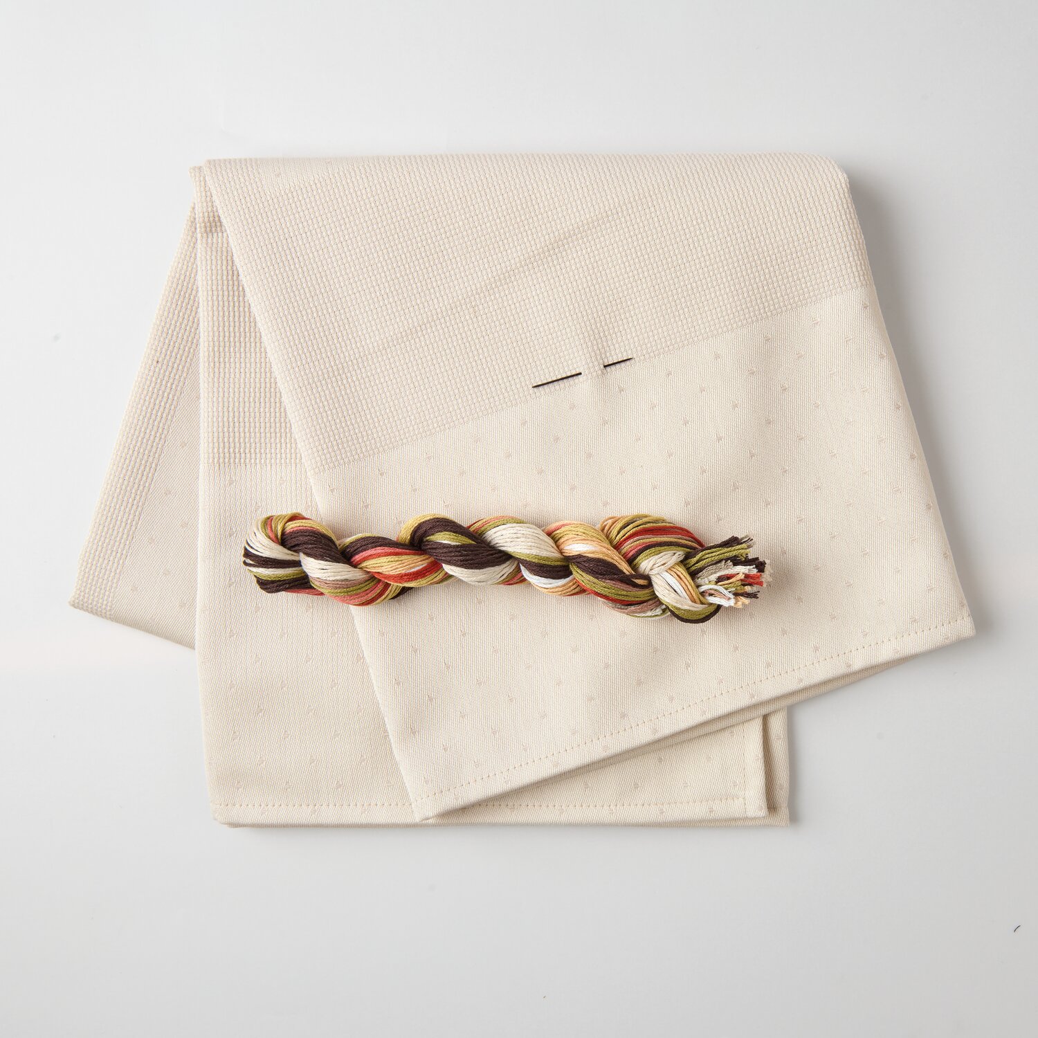 Stickpackung Gezählter Kreuzstich Tischdecke Blumen und Gräser 90x90cm von Rico Design