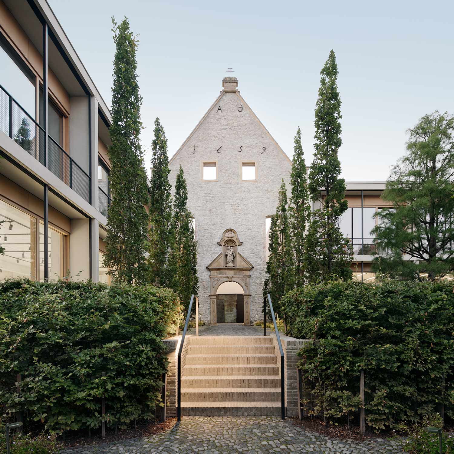 Der historische Eingangsbereich des idee. Creativmarkt Headquarters in Paderborn.