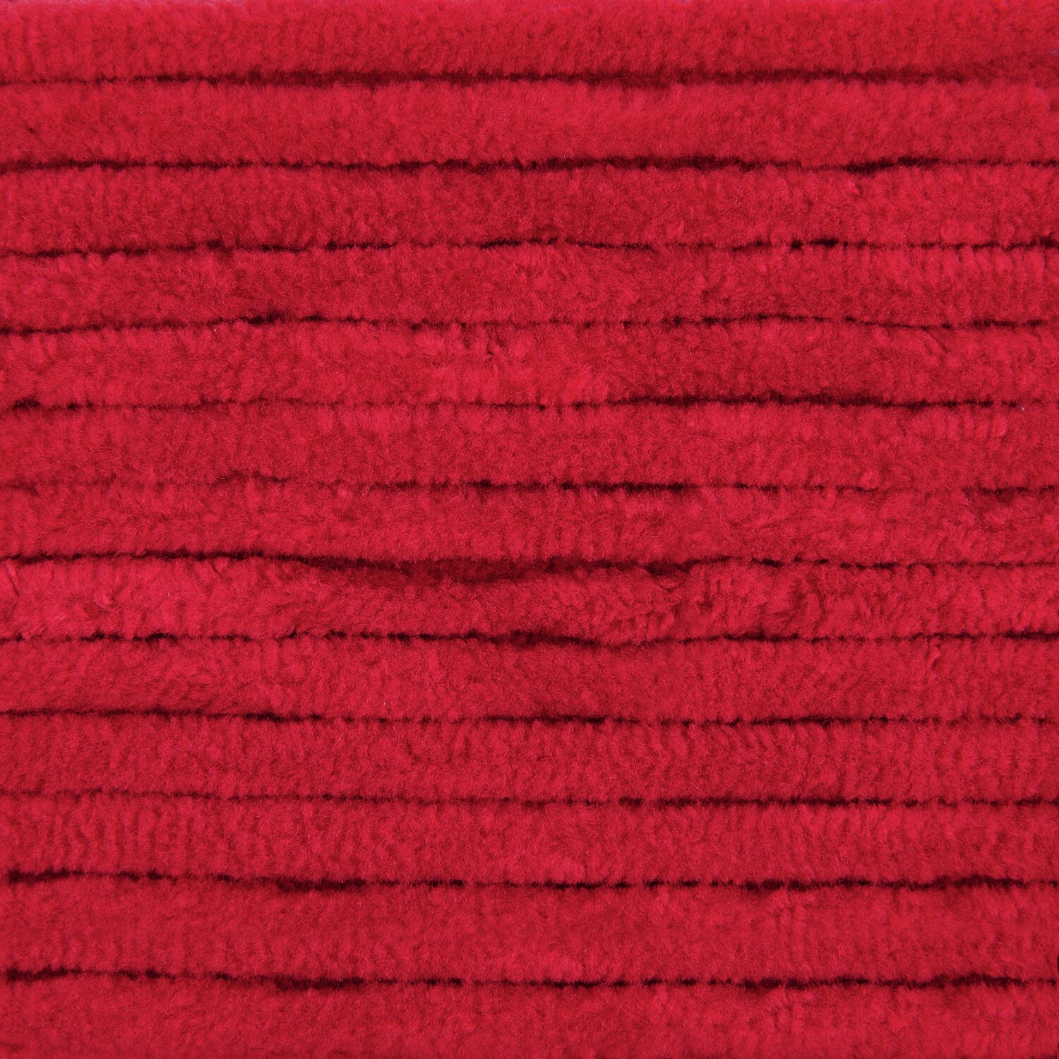 Creative Chenillove, weiches Garn in Weinrot von Rico Design, ideal für Strickprojekte. 100g 110m.