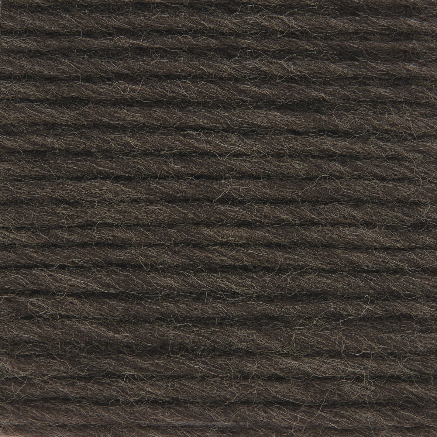 Essentials Organic Wool aran, Rico Design: Weiches, braunes Garn, ideal für Strickprojekte. 50g, 85m.