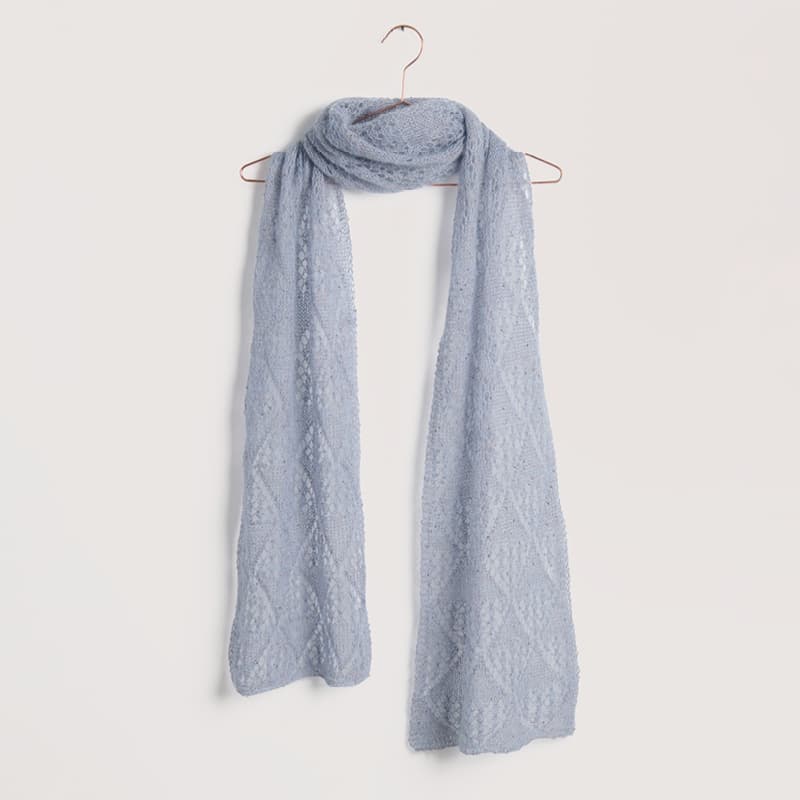 Gestricktes Tuch: Modell 30 aus dem Heft Lovewool No. 22