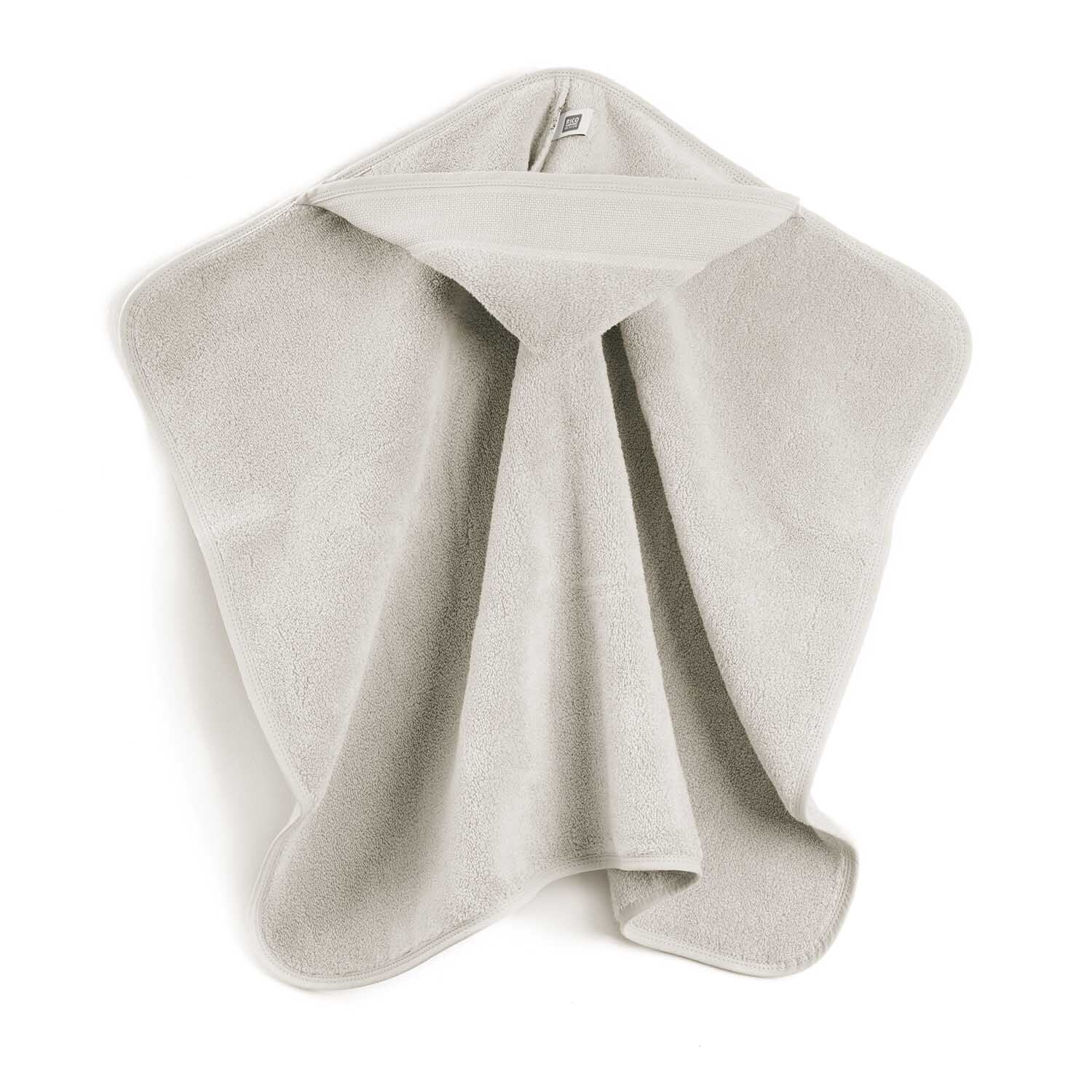 Badetuch mit Kapuze 80x70cm in Betongrau von Rico Design, ausgebreitet auf weißem Hintergrund. Ideal für Babys und Kleinkinder.