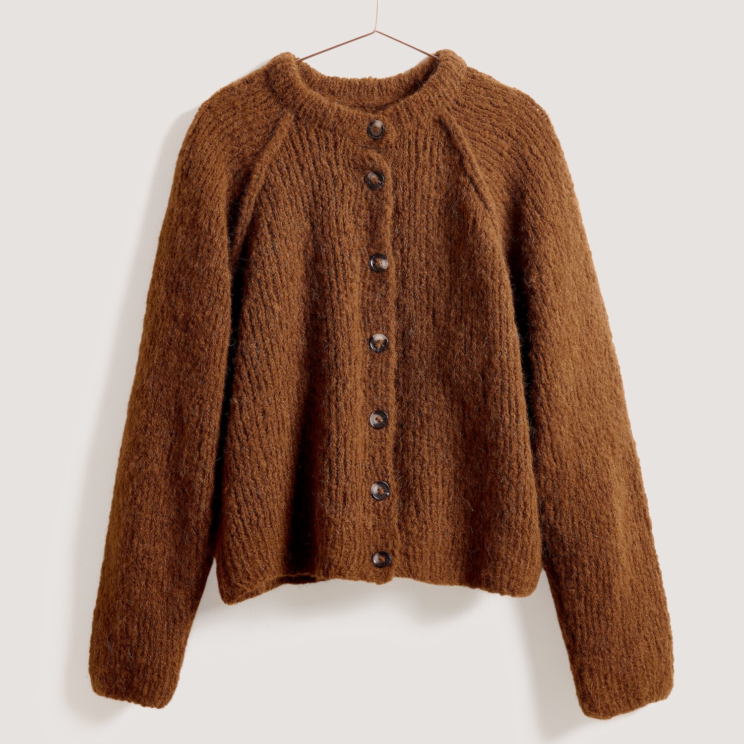 Fashion Alpaca Superfine Heavens Uni, gestrickte Damenjacke aus weichem Garn von Rico Design, langärmlig mit Knopfleiste, Subtitel 50g 140m