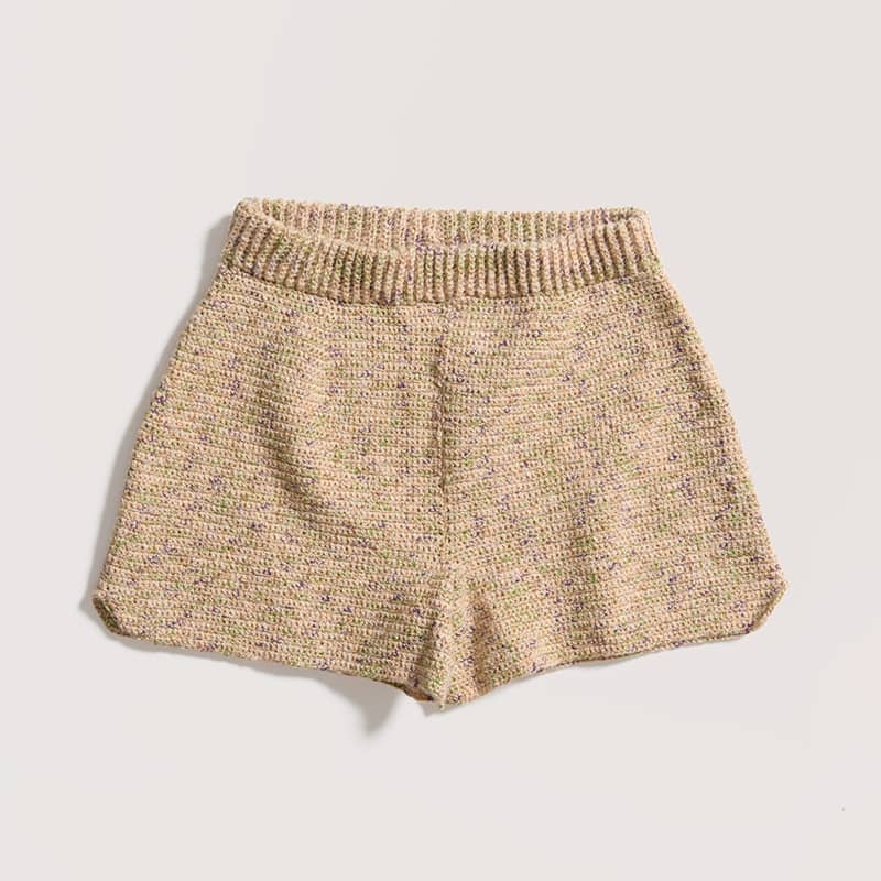 Gehäkelte Hose: Modell 01 aus dem Heft Lovewool No. 22