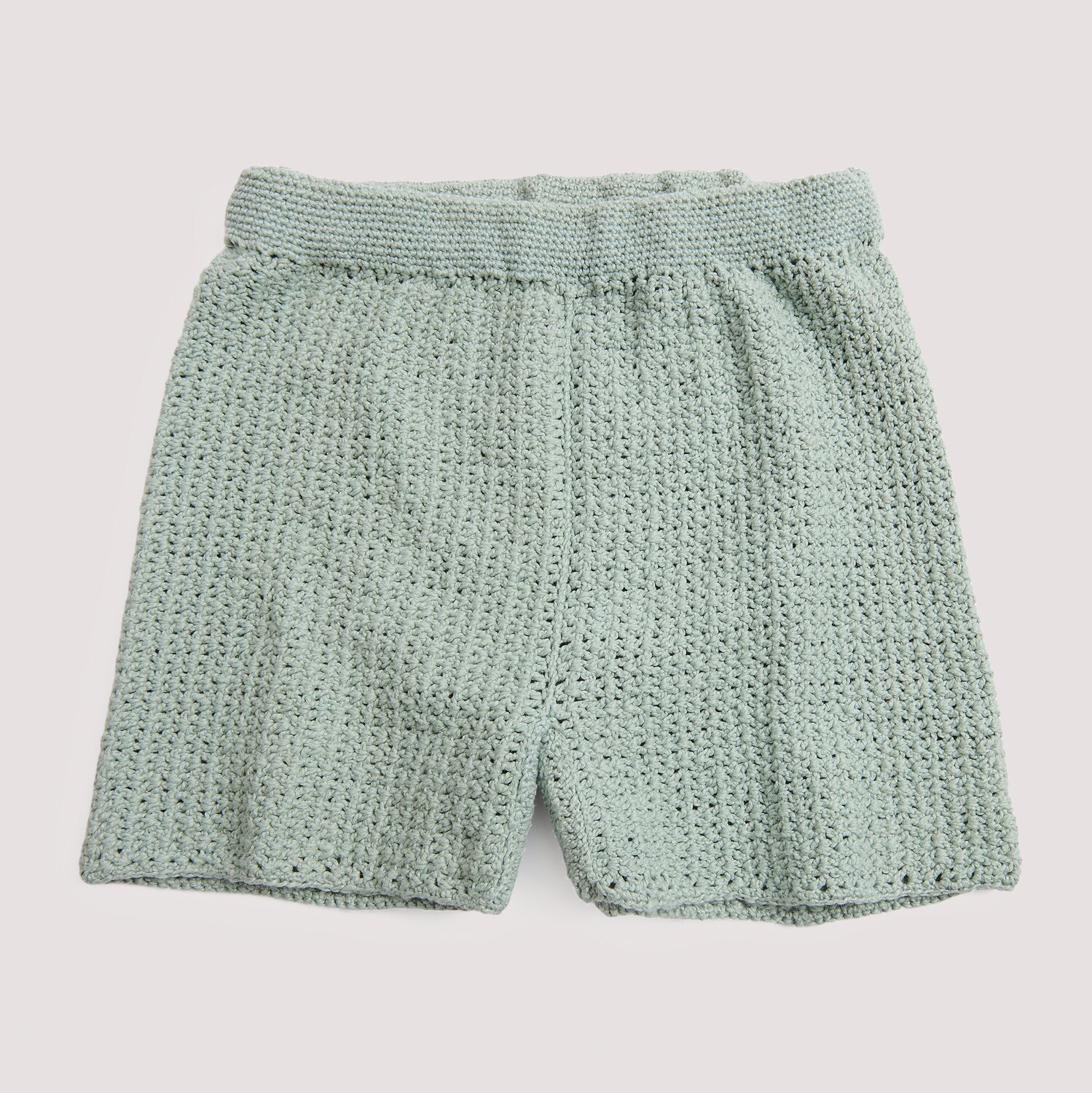 Häkelset Shorts Modell 04 B, gestrickte Shorts in sanftem Grün aus Die Neue Masche No. 15.