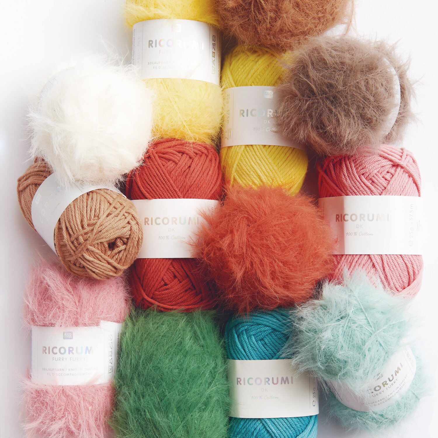 Creative Ricorumi dk 25g Farbe Fuchs von Rico Design Ricorumi Furry Animals: Bunte Garnknäuel in Gelb, Koralle, Türkis und mehr für kreative Projekte.
