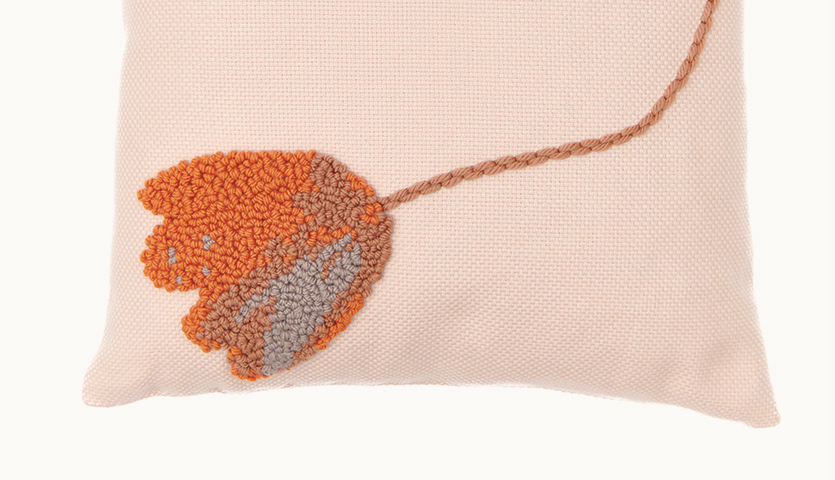 Punch Needle Anleitung Kissen mit Blumenmotiv Punch Needle Anleitung Kissen mit Blumenmotiv
