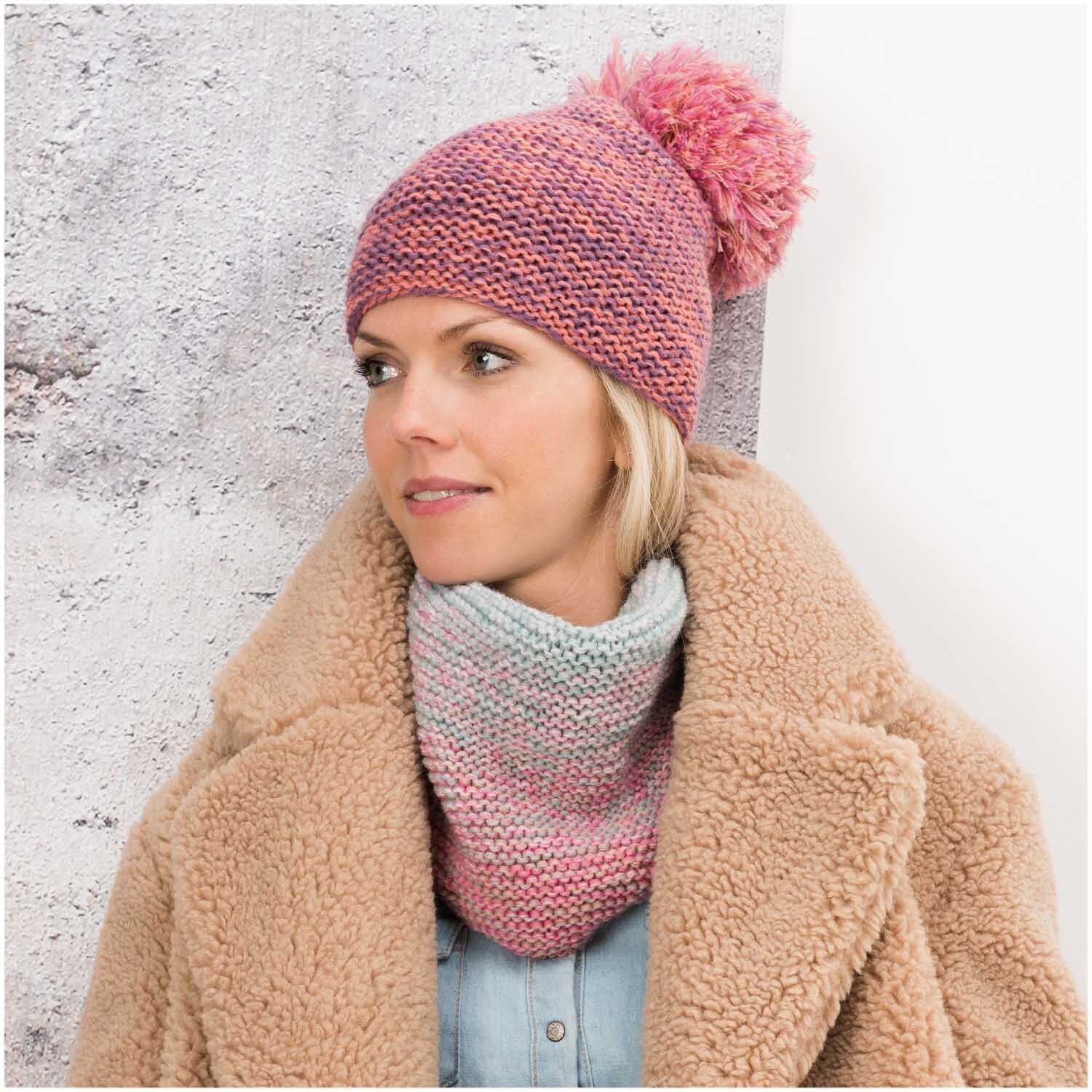 Creative Wool Dégradé Super6: Weiches Garn in Regenbogenfarben von Rico Design, ideal für farbenfrohe Strickprojekte.