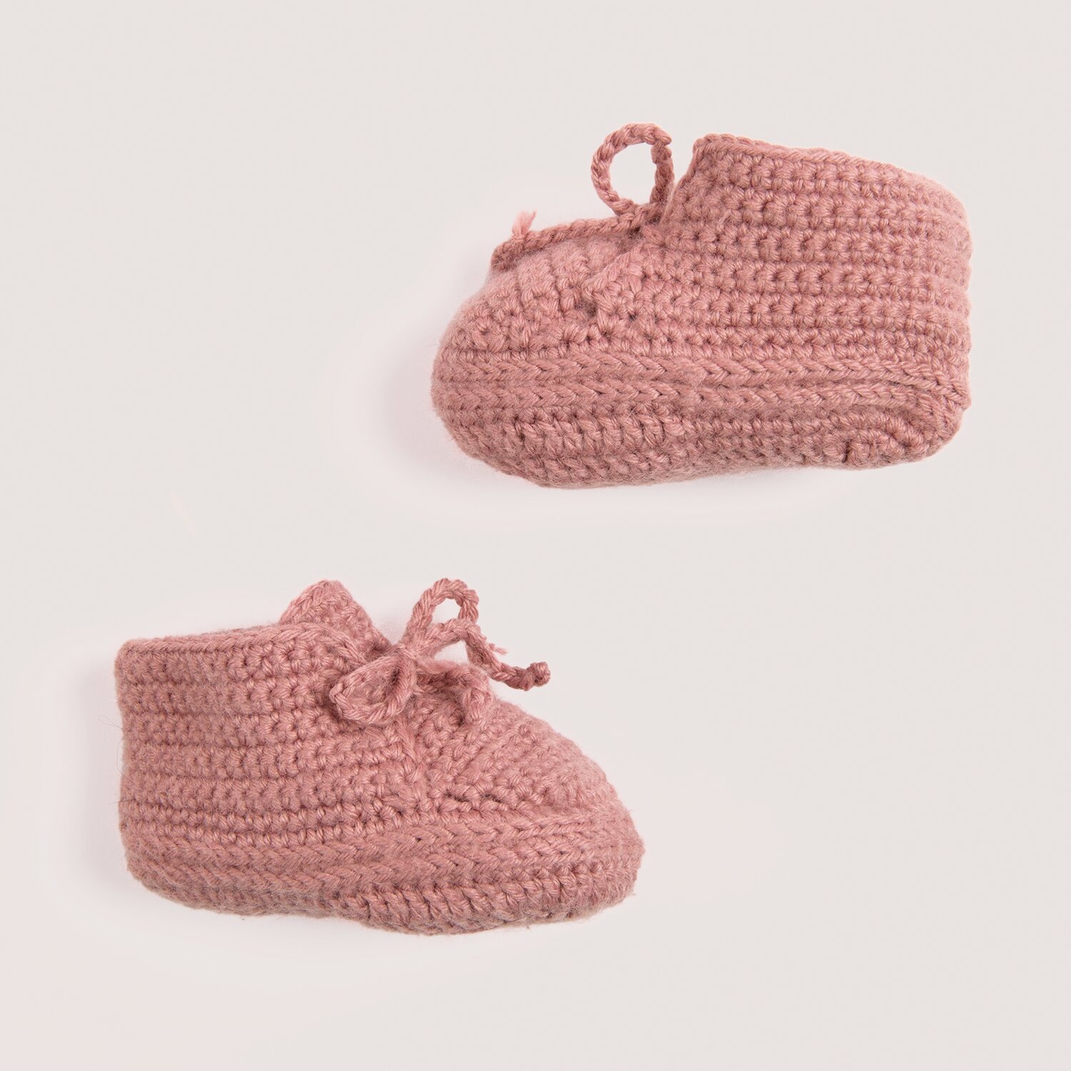 Rico Baby 044 gestrickte Babyschuhe aus Rico Design Wolle, weiche Booties aus Rico Baby Dream dk uni - A Luxury Touch, ideal für Neugeborene
