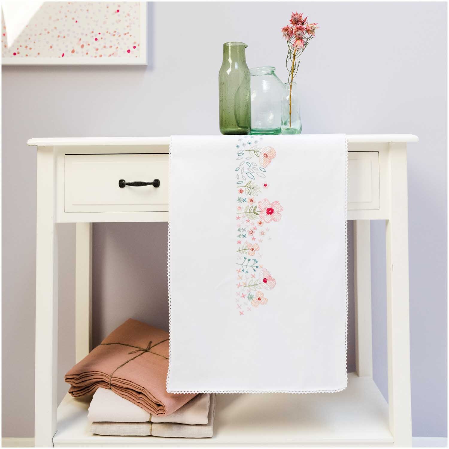 Stickpackung Läufer Frühlingsblumen 40x150cm von Rico Design