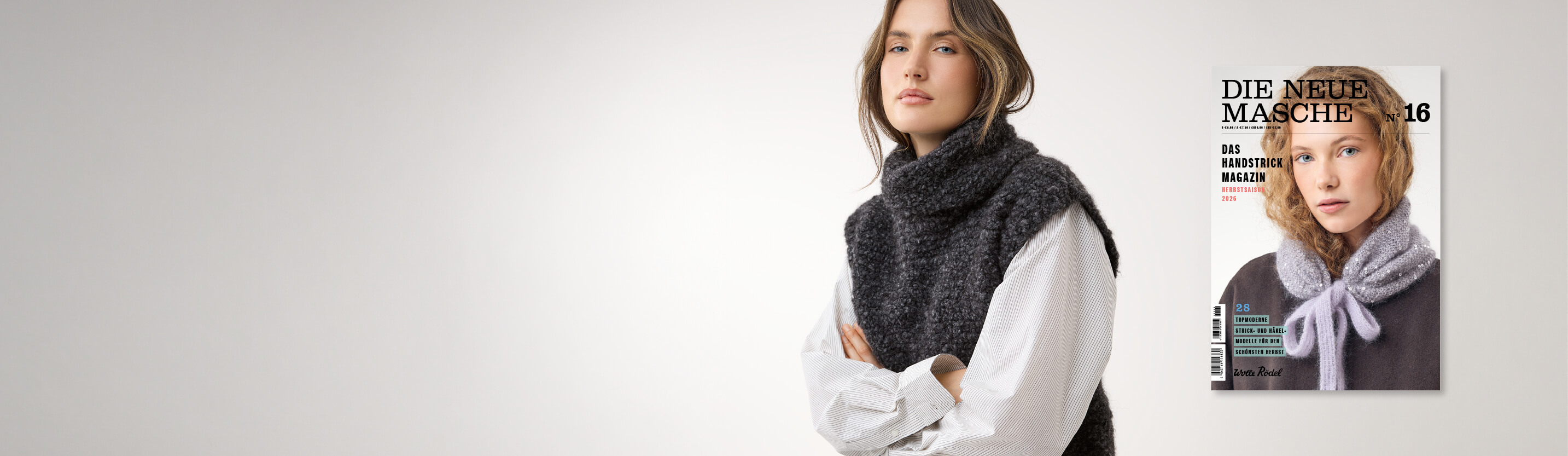 Frau mit dunkelgrauer ärmelloser Strickweste mit hohem Rollkragen, daneben Magazincover mit Strickmodell