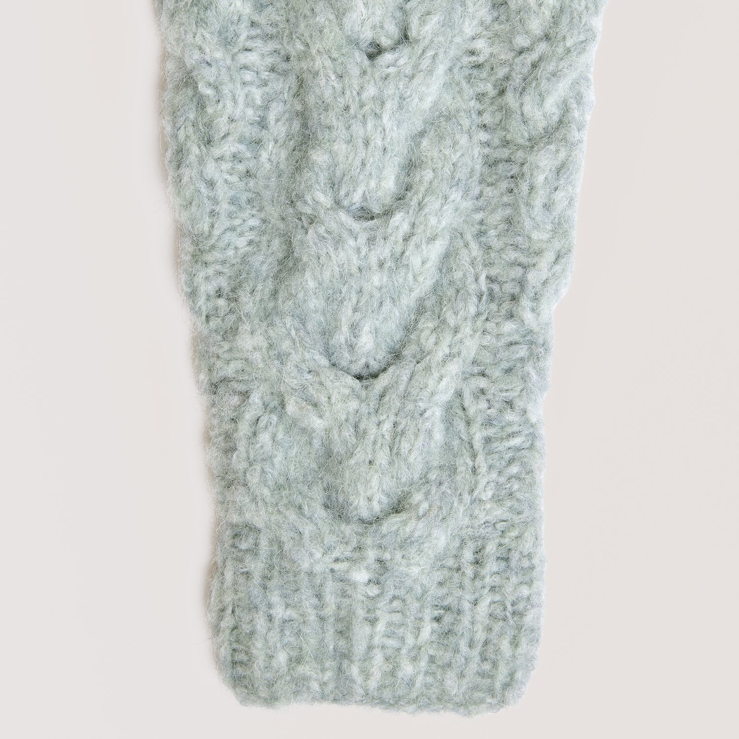 Fashion Alpaca Superfine Heavens Uni, mintfarbene Strickware mit Zopfmuster, ideal für Herbstmode.