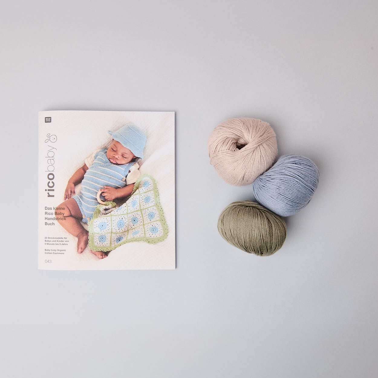 Baby Heft 043 und 3 Wollknäuel