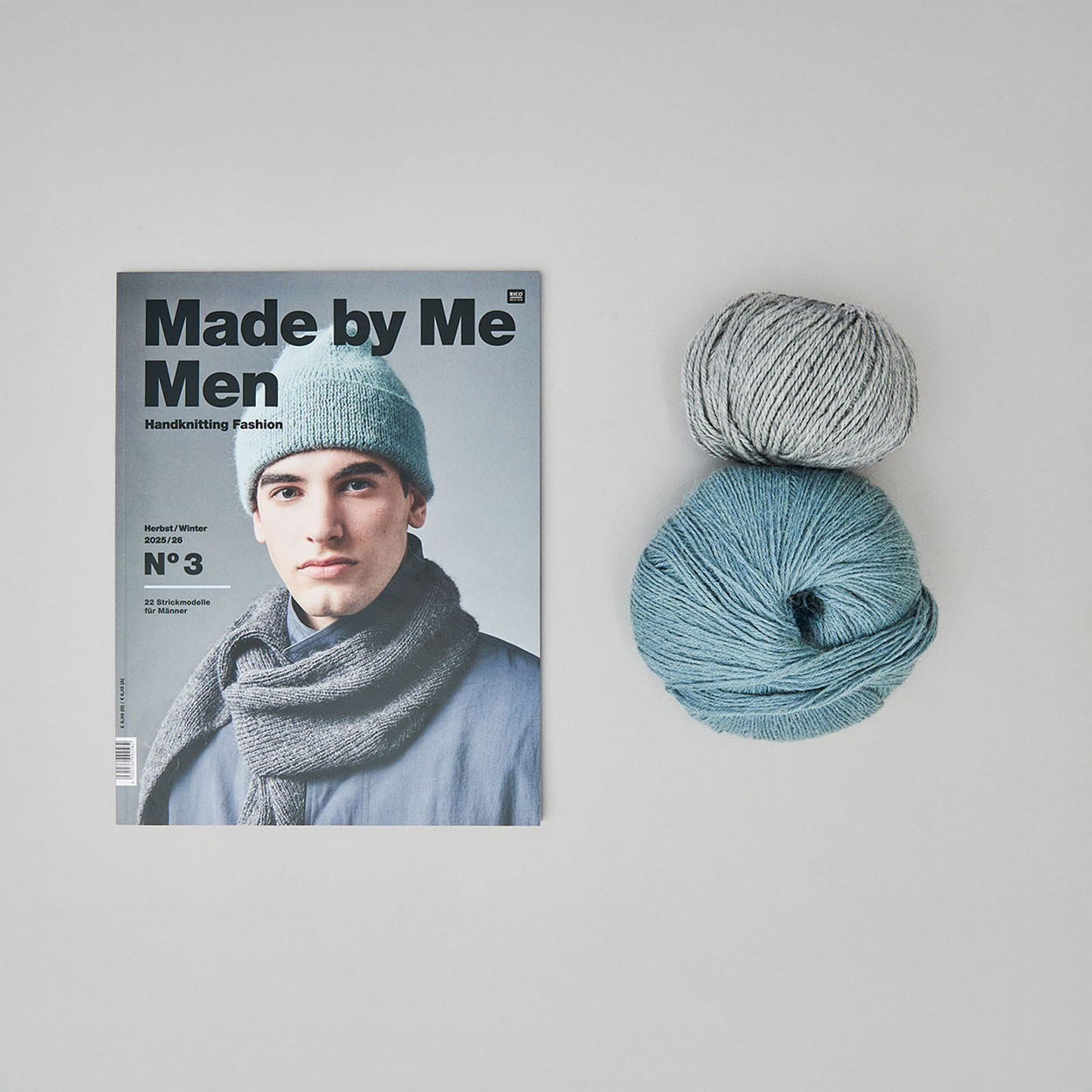 Made by Me Handknitting Men 3 daneben zwei Knäul