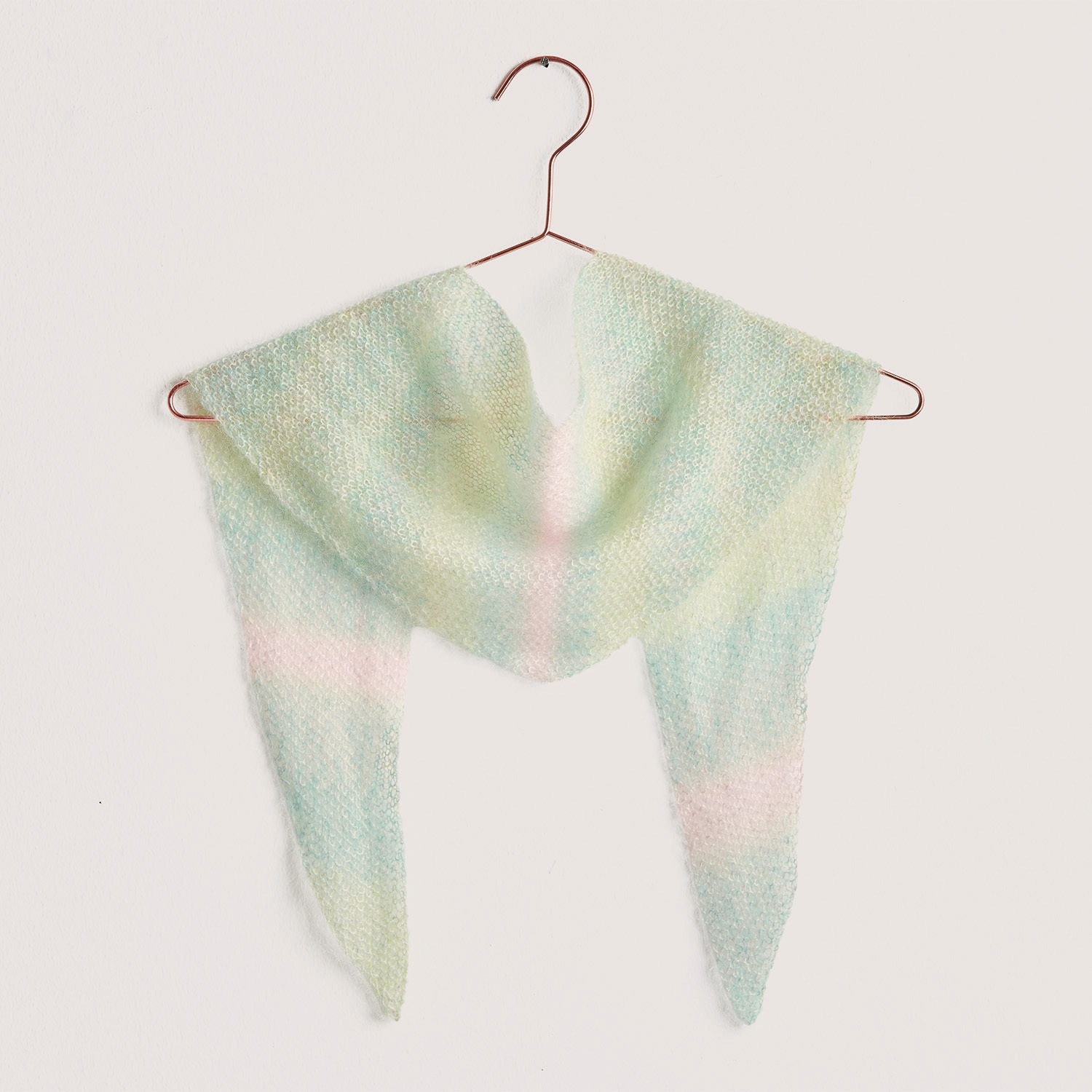 Strickanleitung Mini-Tuch aus Essentials Super Kid Mohair Loves Silk Spray Spray von Rico Design