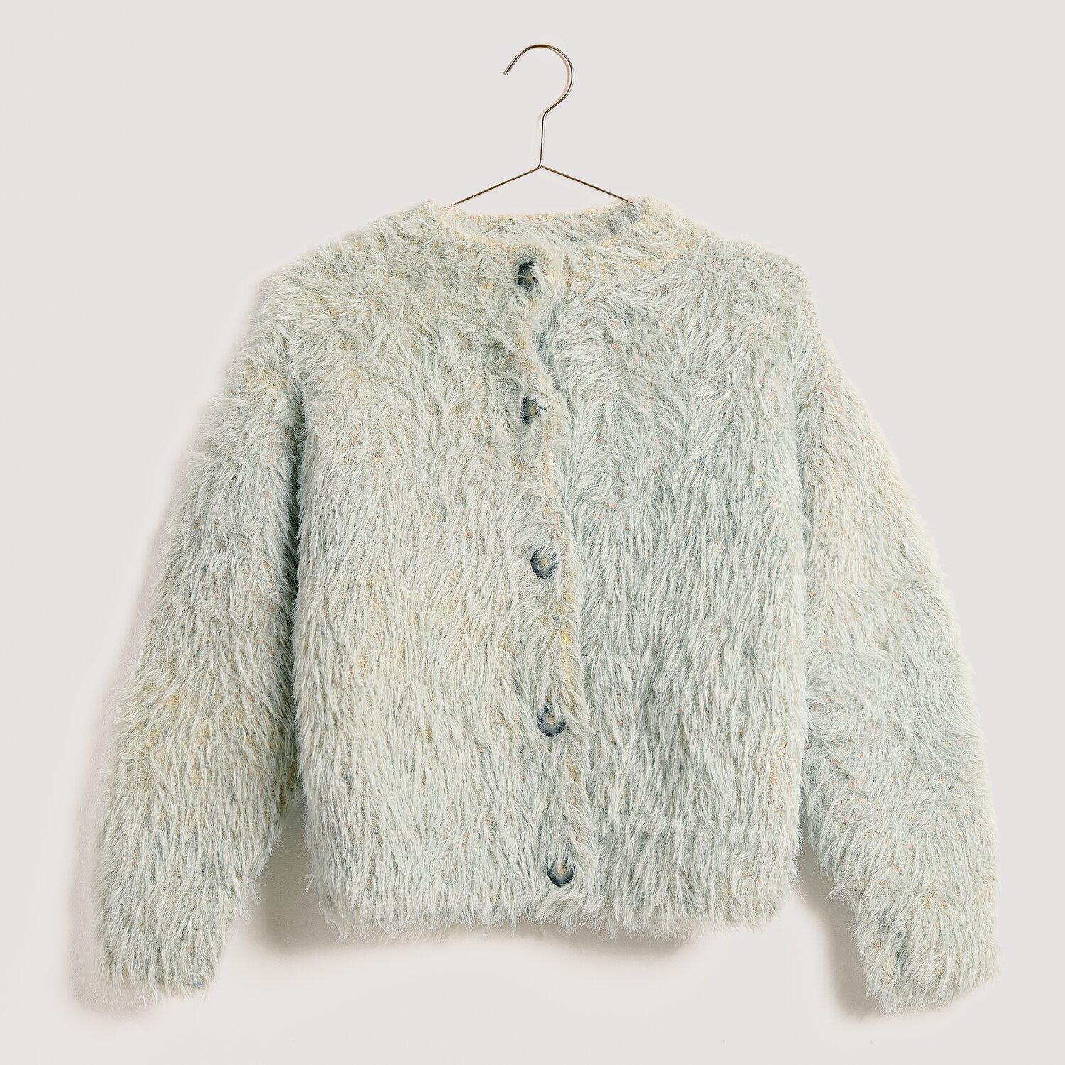 Creative Fur, flauschige Strickjacke mit Knopfleiste aus Rico Design Garn in Aqua, gefertigt aus weichem Kunstfellgarn, Länge bis zur Hüfte